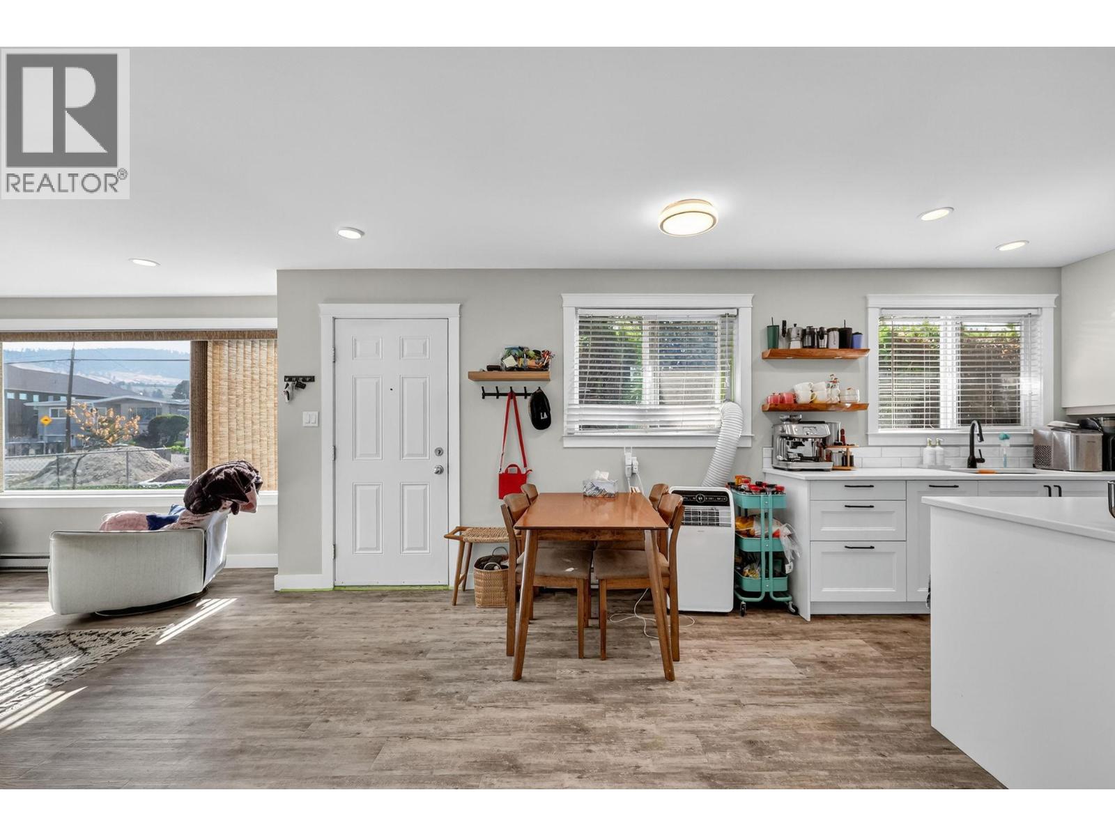 Picture for 420 Hardie  Road https://www.cirrealty.ca/reb/bc/6/10363836_16.jpg