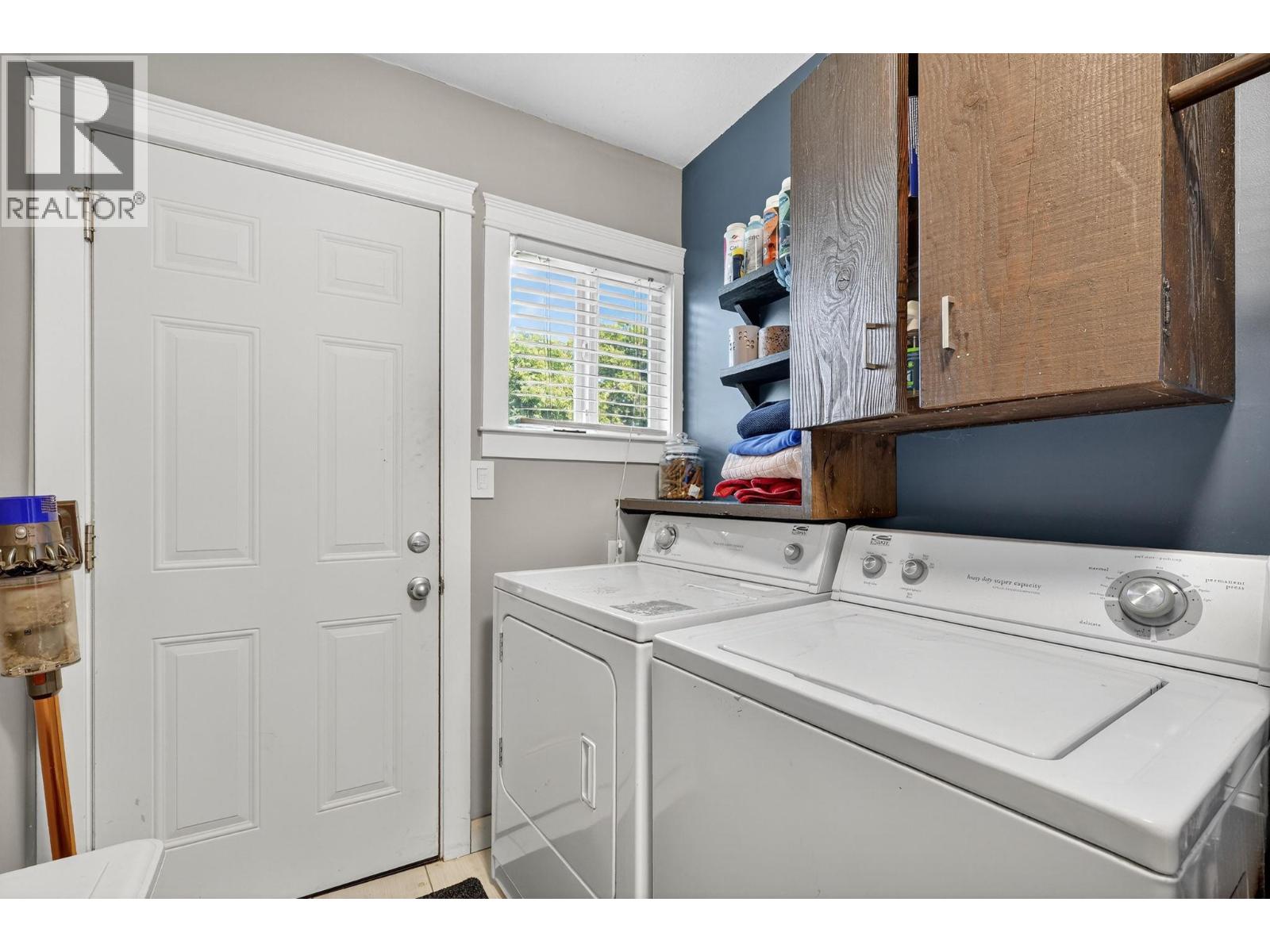 Picture for 420 Hardie  Road https://www.cirrealty.ca/reb/bc/6/10363836_21.jpg