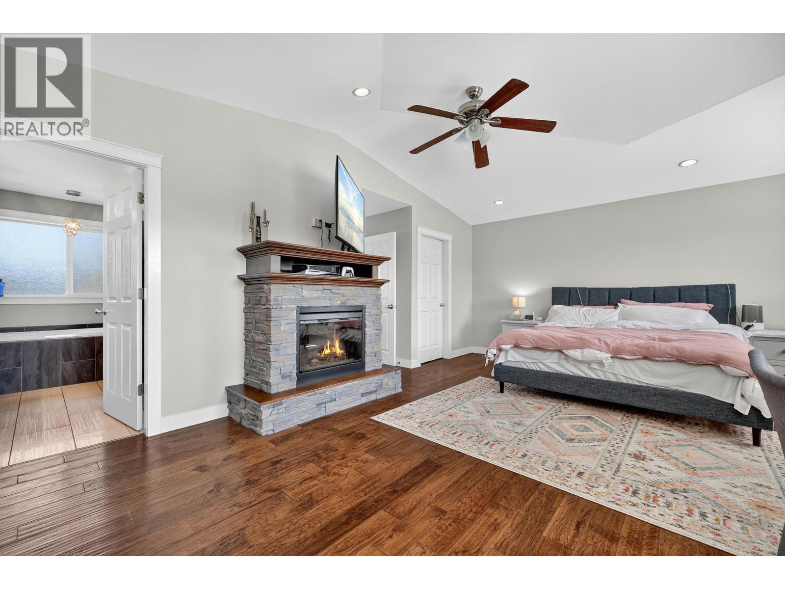 Picture for 420 Hardie  Road https://www.cirrealty.ca/reb/bc/6/10363836_24.jpg