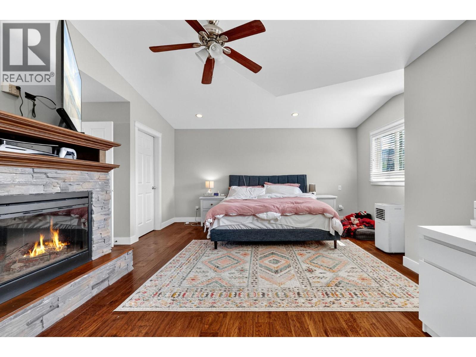 Picture for 420 Hardie  Road https://www.cirrealty.ca/reb/bc/6/10363836_25.jpg