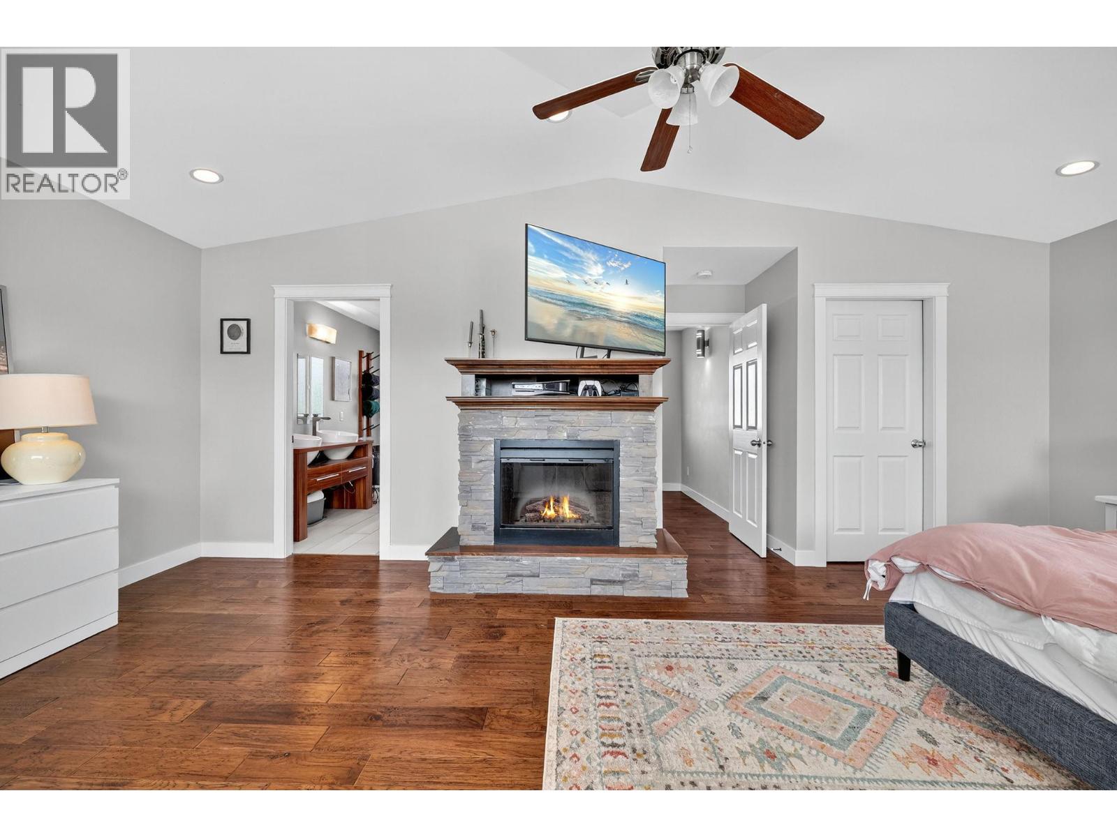 Picture for 420 Hardie  Road https://www.cirrealty.ca/reb/bc/6/10363836_27.jpg