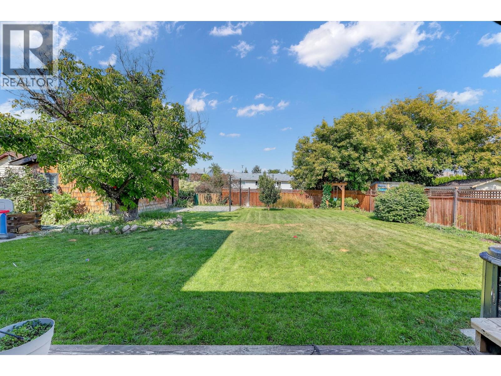 Picture for 420 Hardie  Road https://www.cirrealty.ca/reb/bc/6/10363836_31.jpg