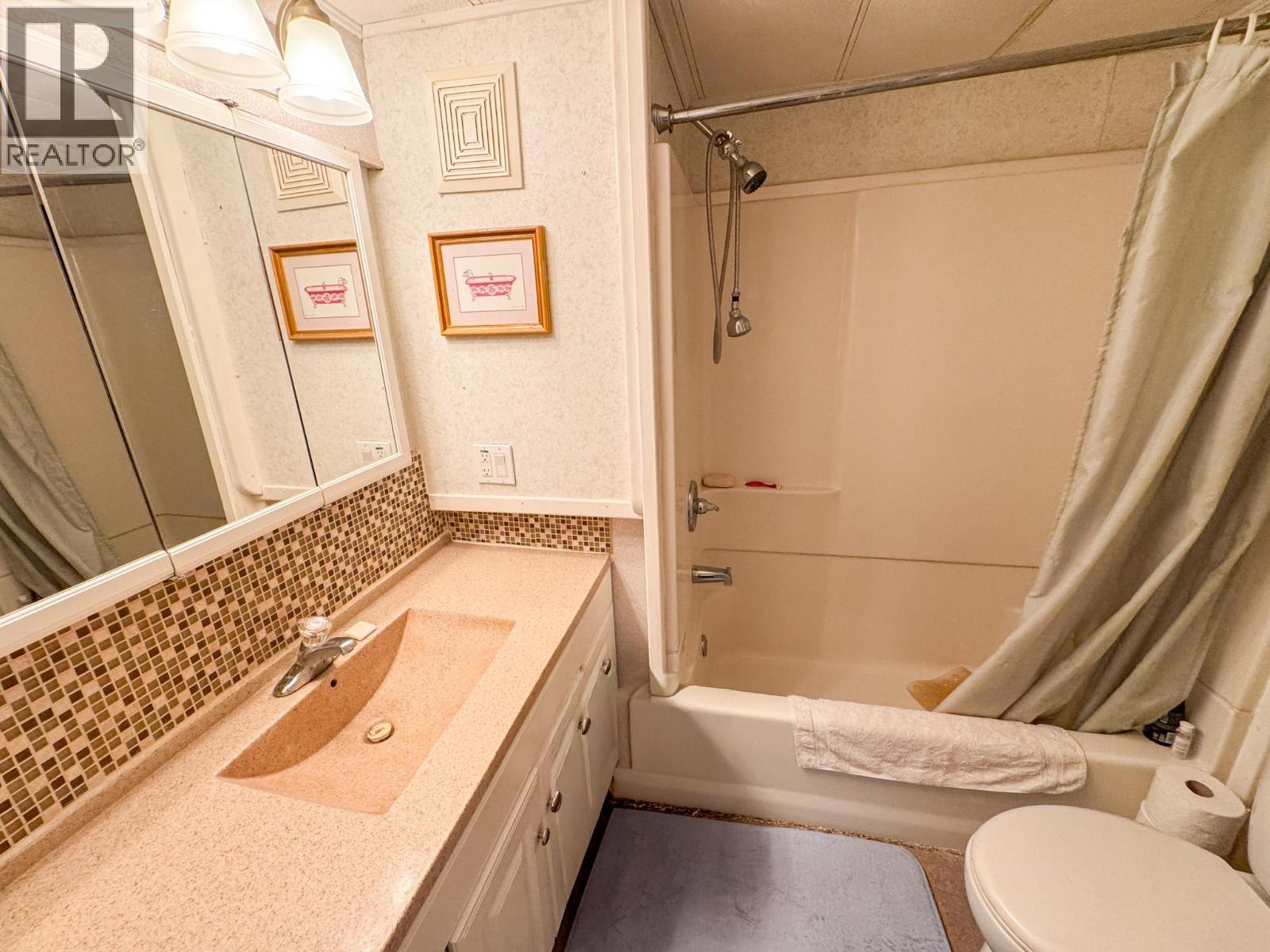 Picture for Unit #4, 7614 97th  Street https://www.cirrealty.ca/reb/bc/6/10364216_13.jpg