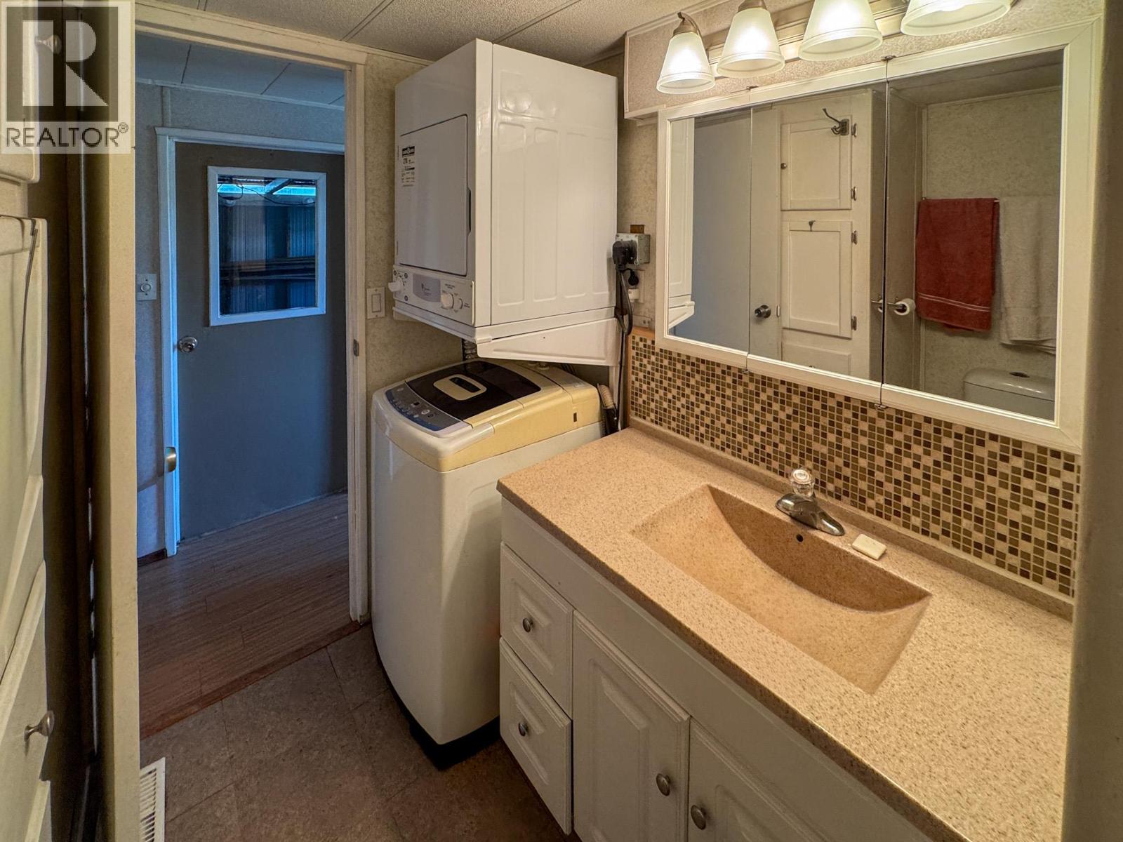 Picture for Unit #4, 7614 97th  Street https://www.cirrealty.ca/reb/bc/6/10364216_16.jpg