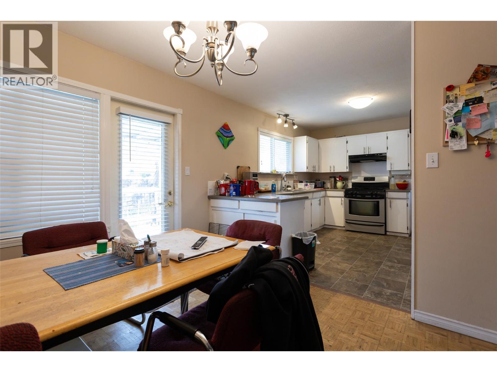 Picture for 1911 Cross  Road https://www.cirrealty.ca/reb/bc/6/10364376_11.jpg