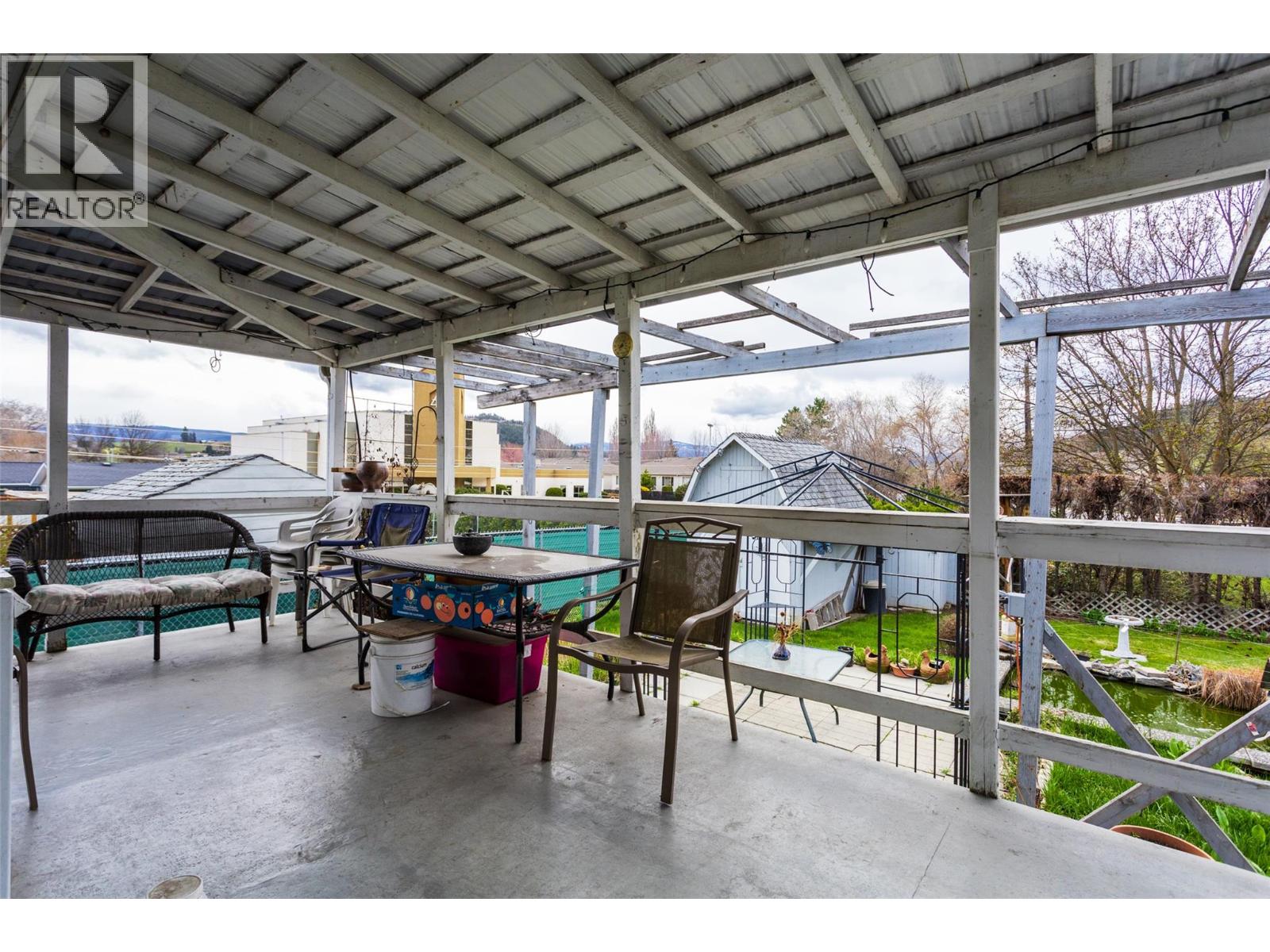 Picture for 1911 Cross  Road https://www.cirrealty.ca/reb/bc/6/10364376_16.jpg