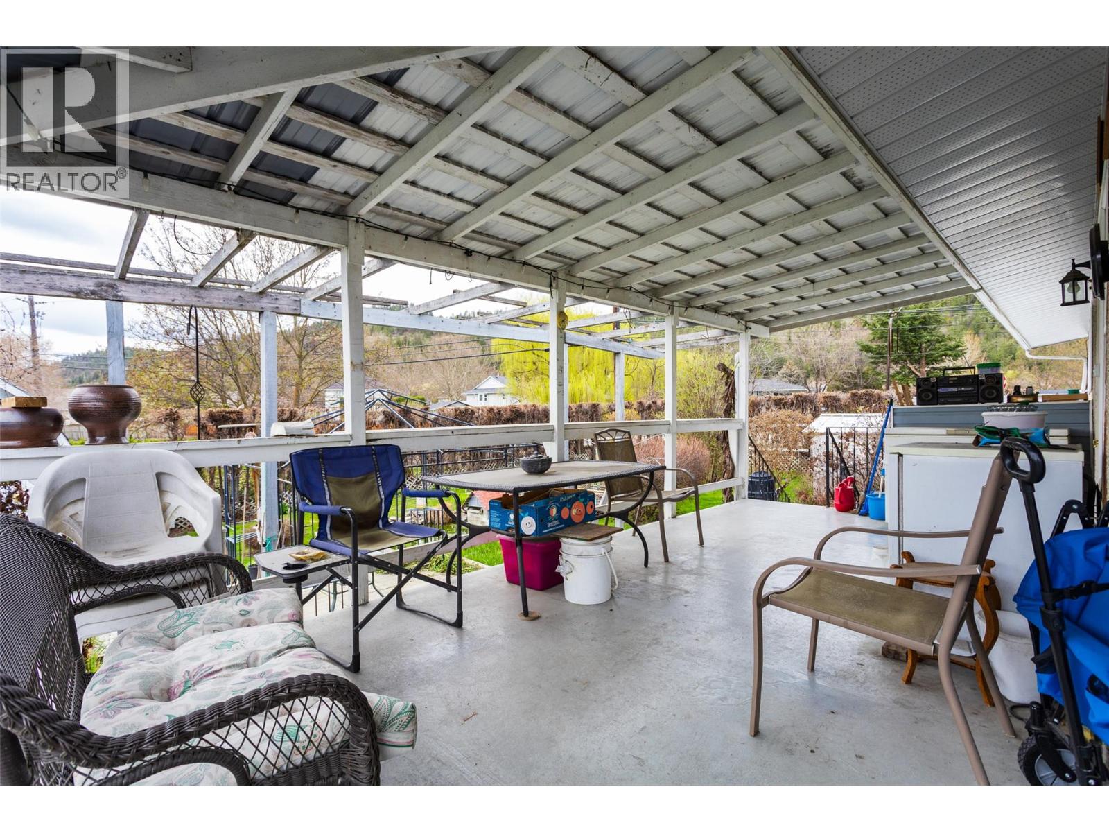 Picture for 1911 Cross  Road https://www.cirrealty.ca/reb/bc/6/10364376_18.jpg