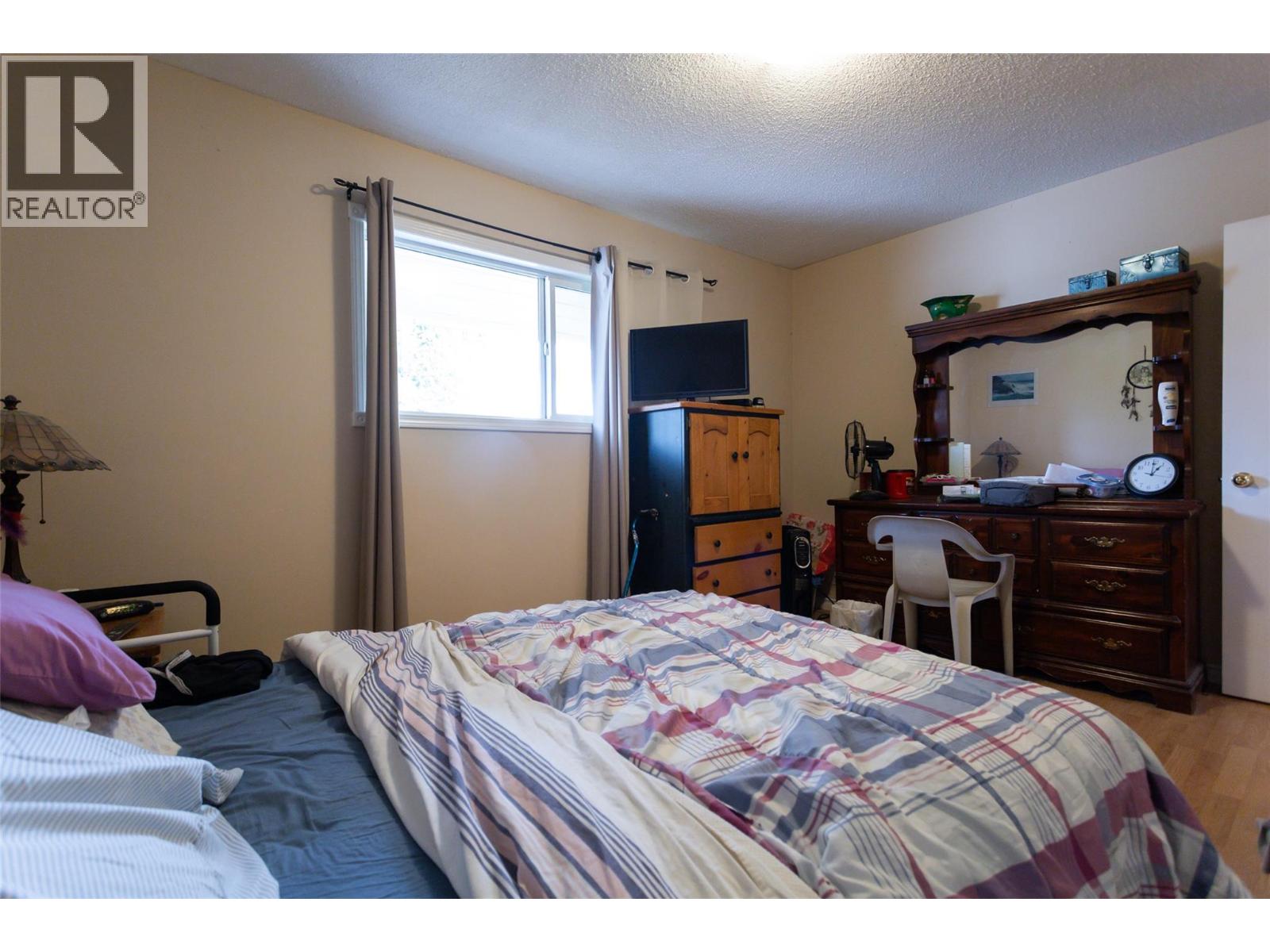 Picture for 1911 Cross  Road https://www.cirrealty.ca/reb/bc/6/10364376_22.jpg