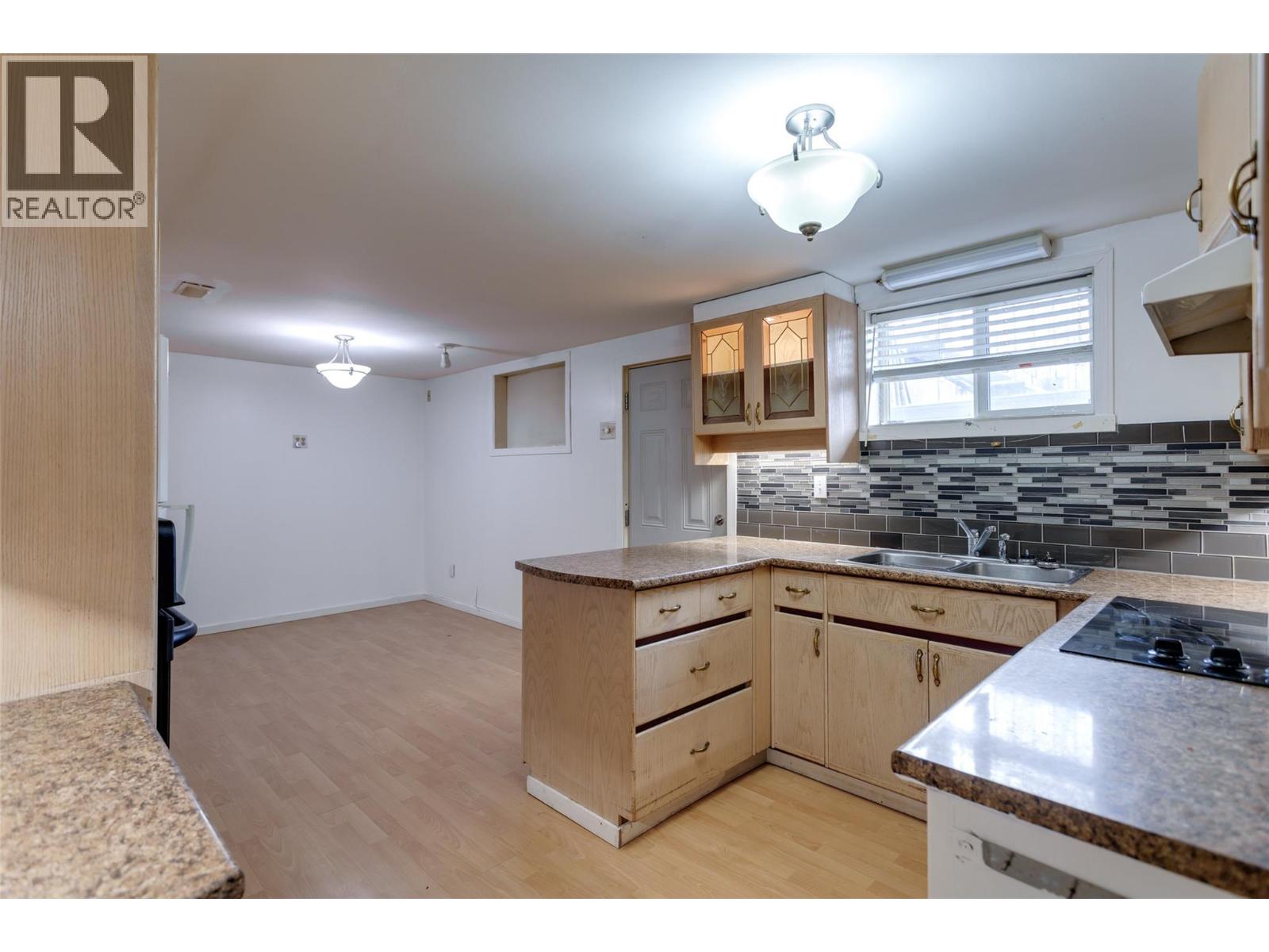 Picture for 1911 Cross  Road https://www.cirrealty.ca/reb/bc/6/10364376_29.jpg