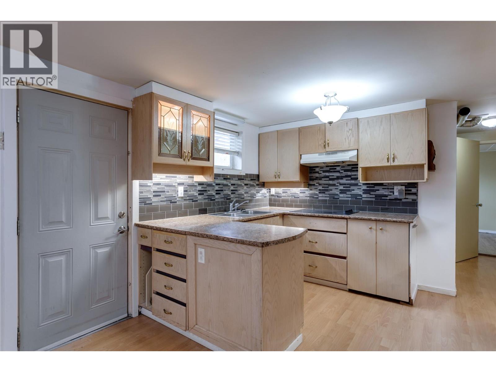 Picture for 1911 Cross  Road https://www.cirrealty.ca/reb/bc/6/10364376_30.jpg