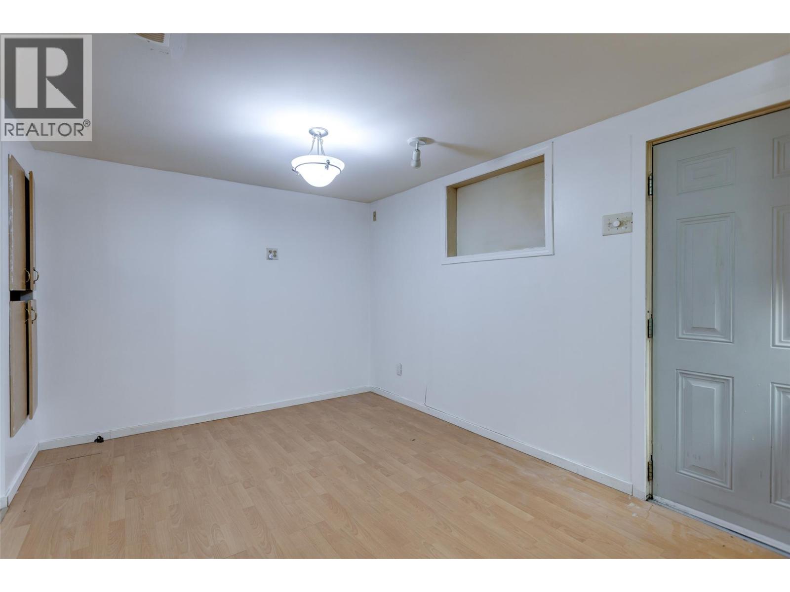 Picture for 1911 Cross  Road https://www.cirrealty.ca/reb/bc/6/10364376_34.jpg