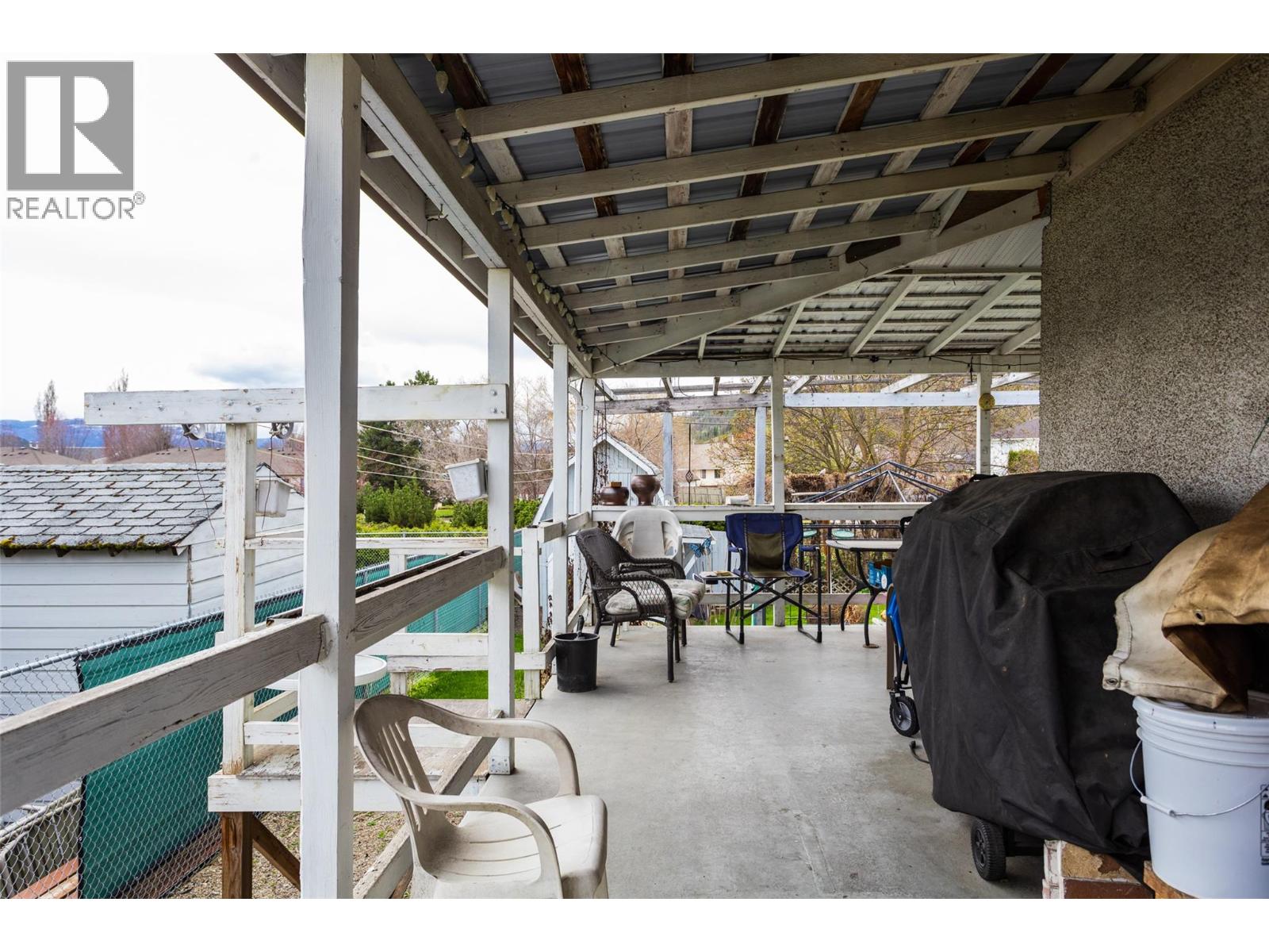 Picture for 1911 Cross  Road https://www.cirrealty.ca/reb/bc/6/10364376_49.jpg