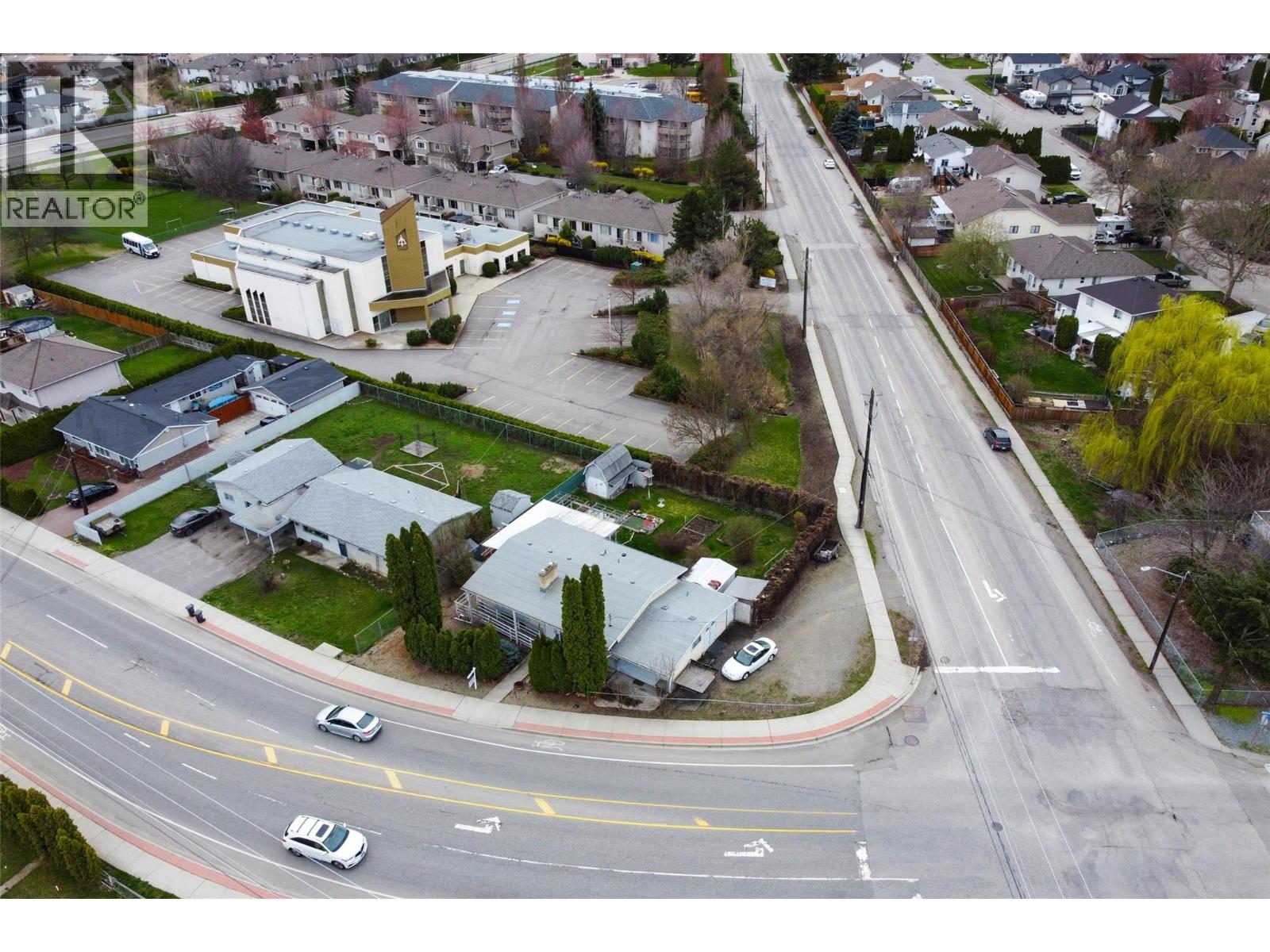 Picture for 1911 Cross  Road https://www.cirrealty.ca/reb/bc/6/10364376_56.jpg