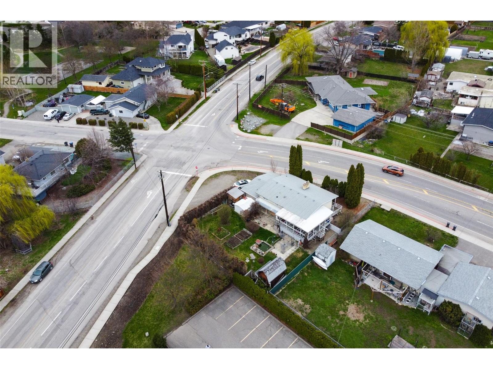 Picture for 1911 Cross  Road https://www.cirrealty.ca/reb/bc/6/10364376_61.jpg