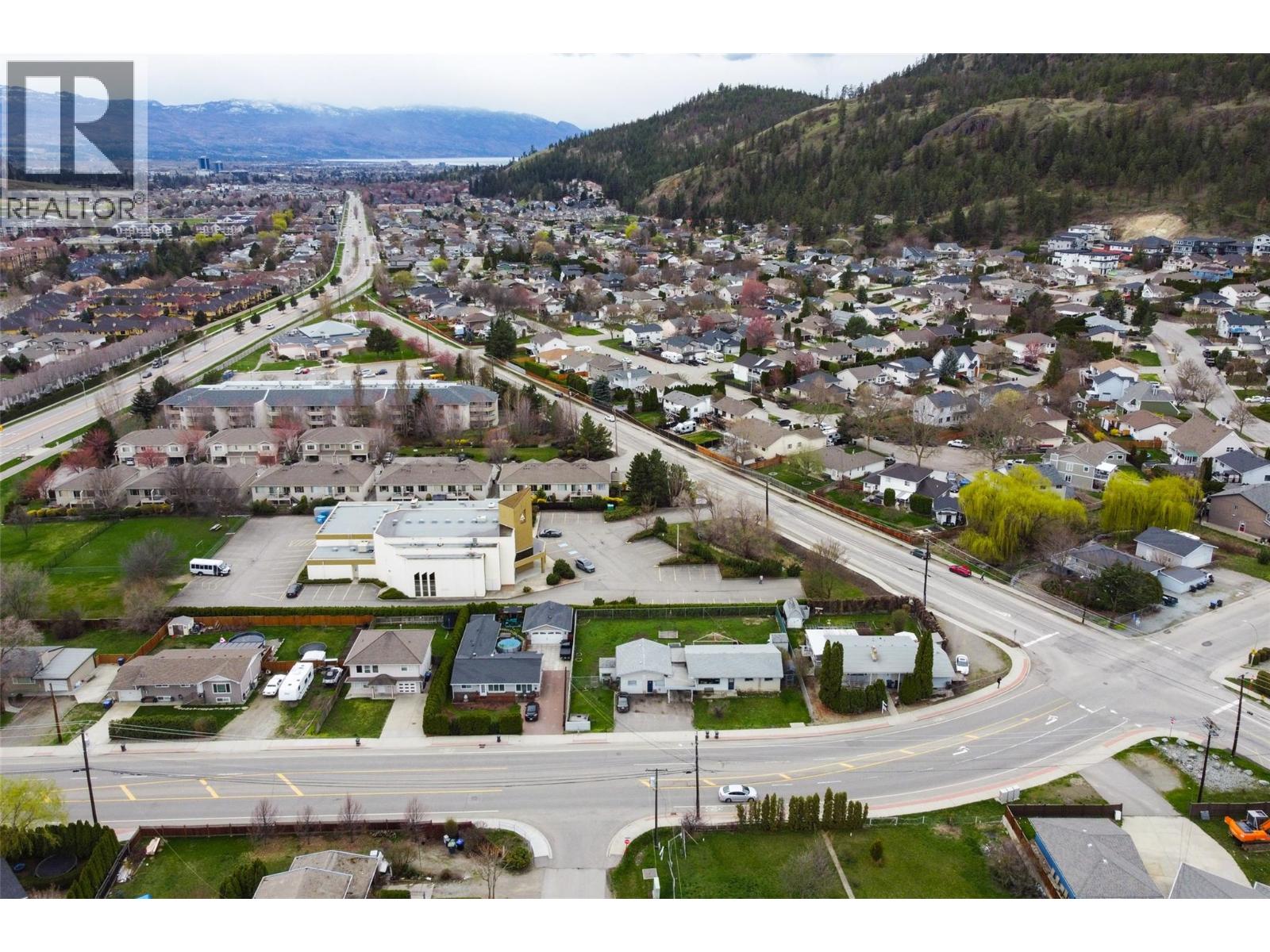 Picture for 1911 Cross  Road https://www.cirrealty.ca/reb/bc/6/10364376_64.jpg