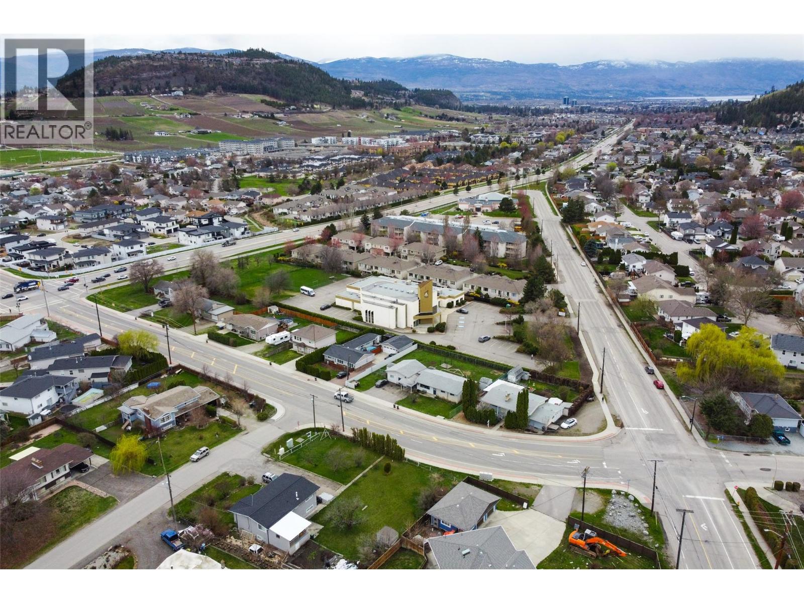 Picture for 1911 Cross  Road https://www.cirrealty.ca/reb/bc/6/10364376_65.jpg