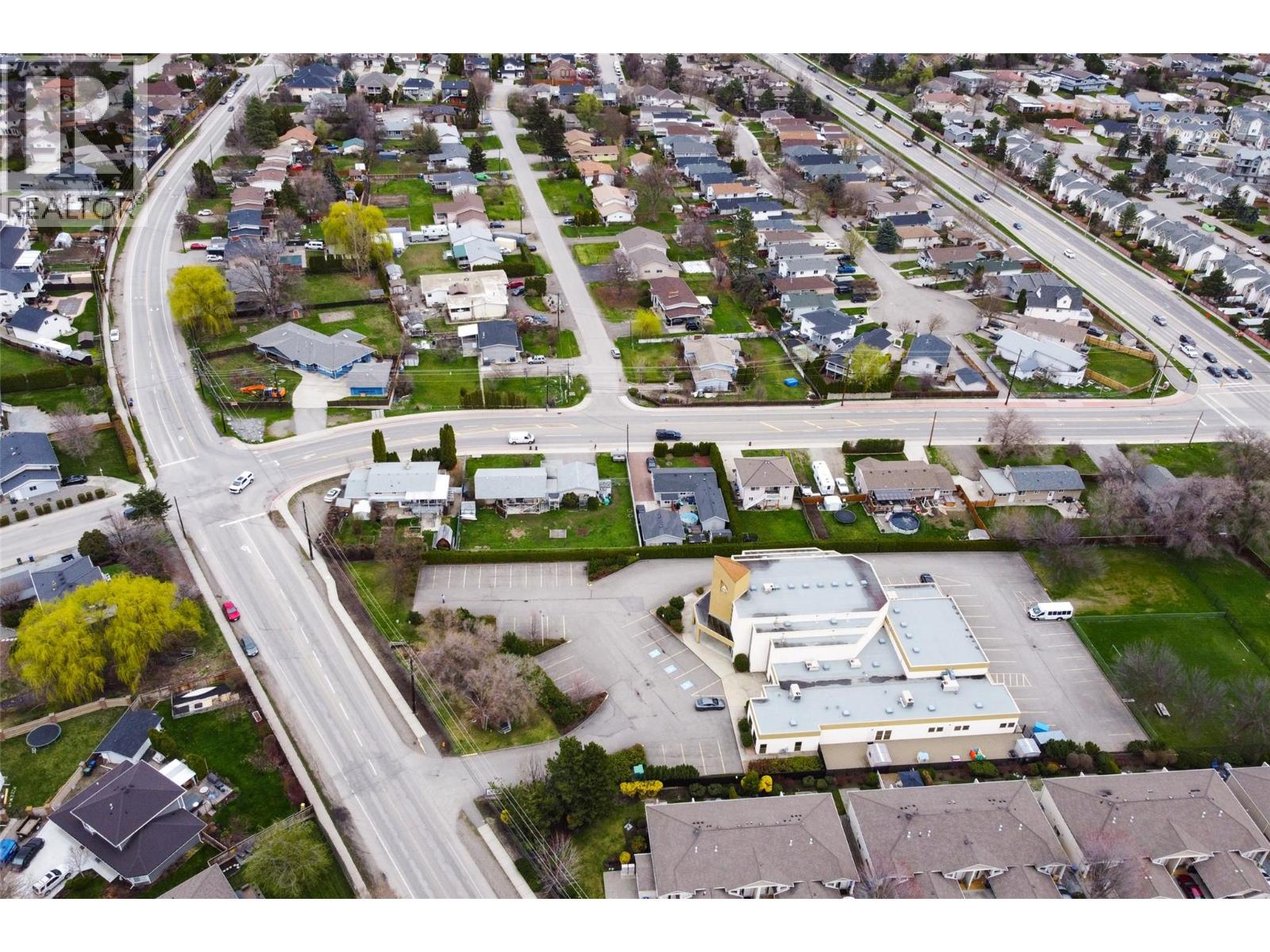 Picture for 1911 Cross  Road https://www.cirrealty.ca/reb/bc/6/10364376_67.jpg