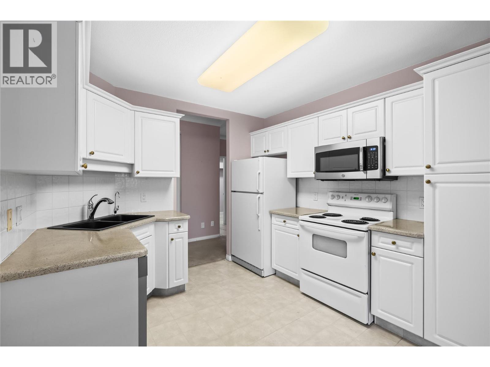 Picture for Unit #101, 1964 Enterprise  Way https://www.cirrealty.ca/reb/bc/6/10364606_9.jpg