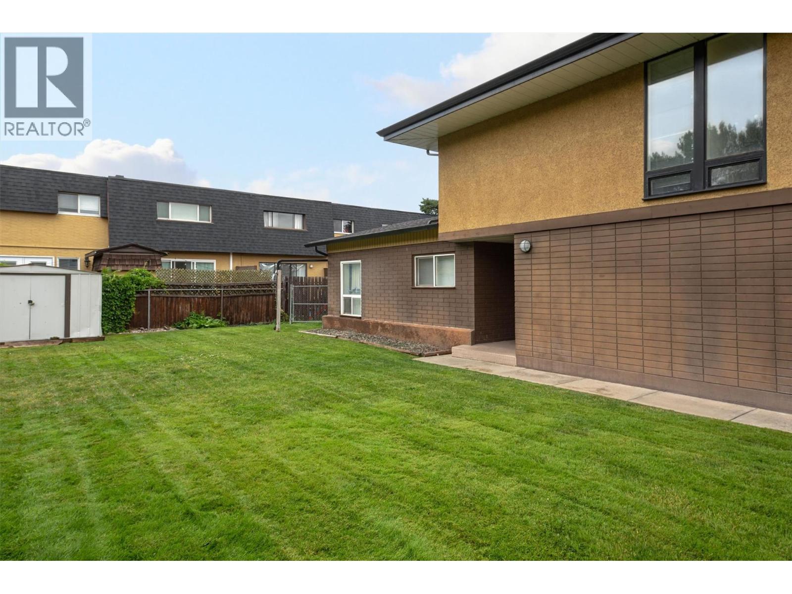 Picture for Unit #6, 1291 Bernard  Avenue https://www.cirrealty.ca/reb/bc/6/10364756_18.jpg