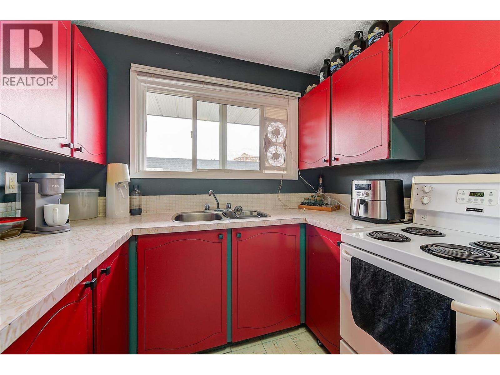 Picture for Unit #6, 1291 Bernard  Avenue