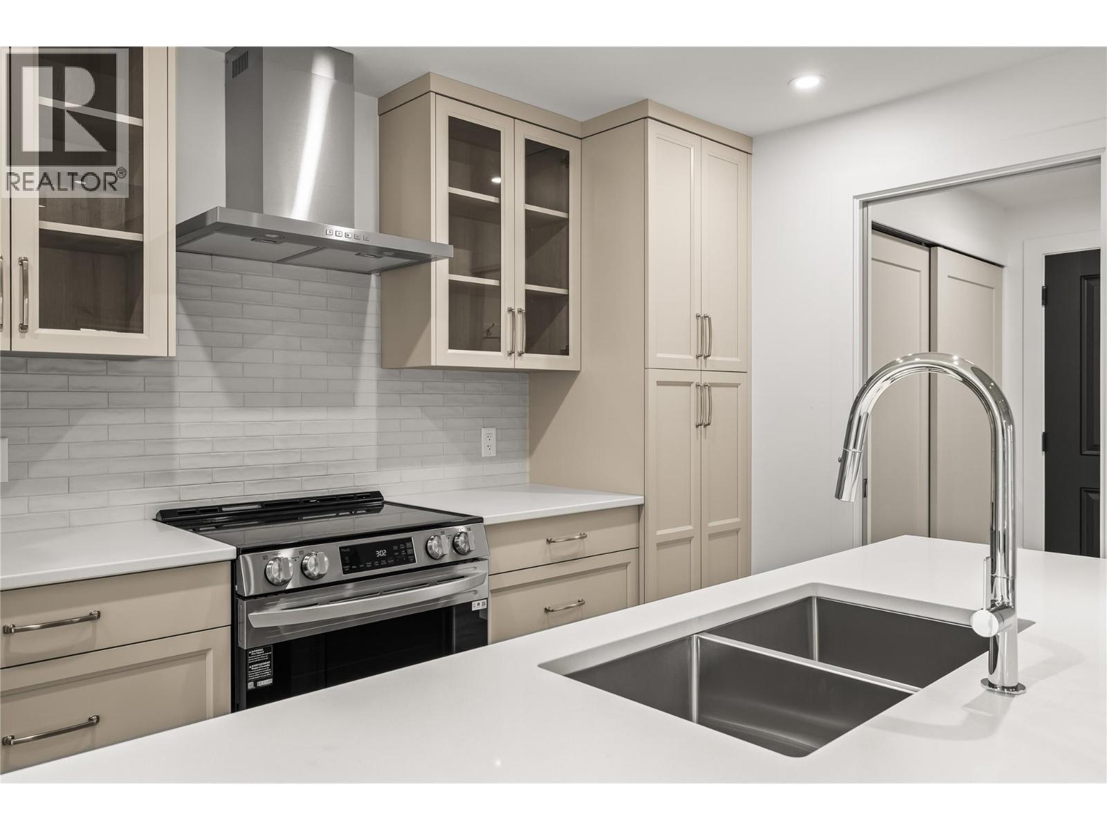 Picture for Unit #2, 2957 Conlin  Court https://www.cirrealty.ca/reb/bc/6/10364956_12.jpg