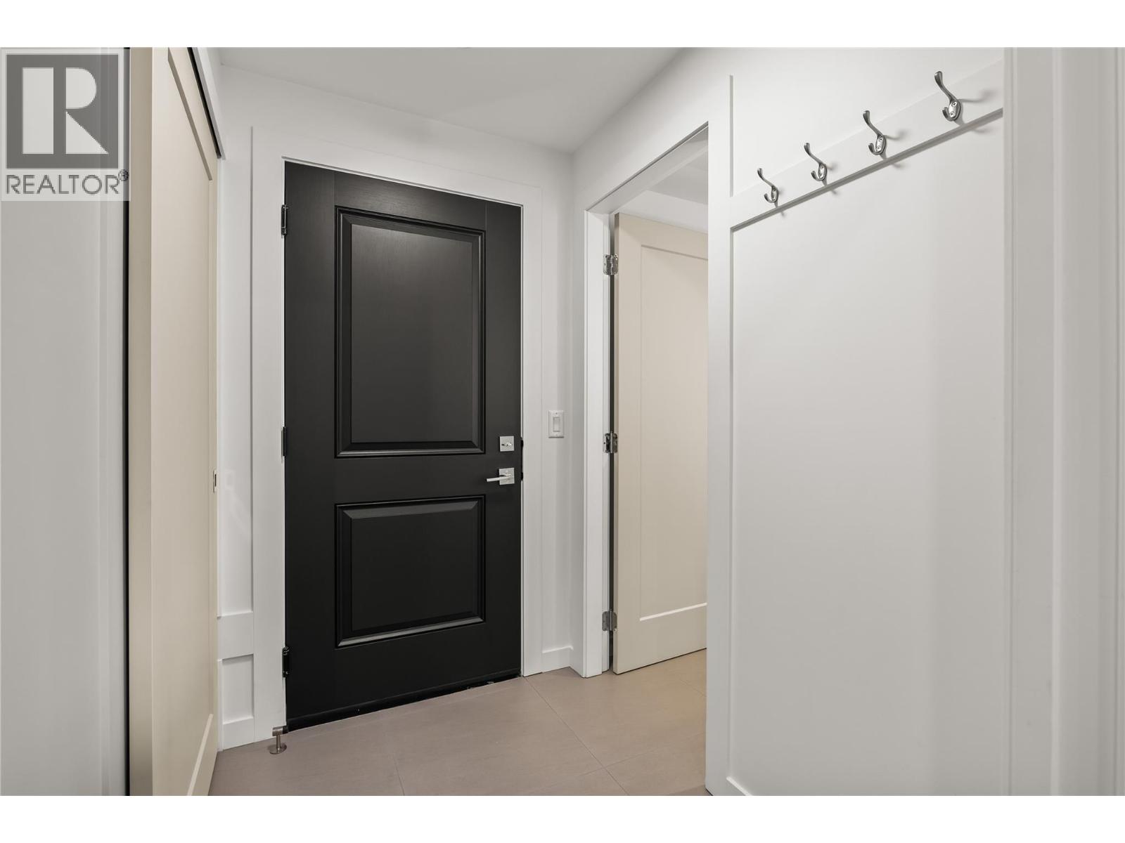 Picture for Unit #2, 2957 Conlin  Court https://www.cirrealty.ca/reb/bc/6/10364956_16.jpg