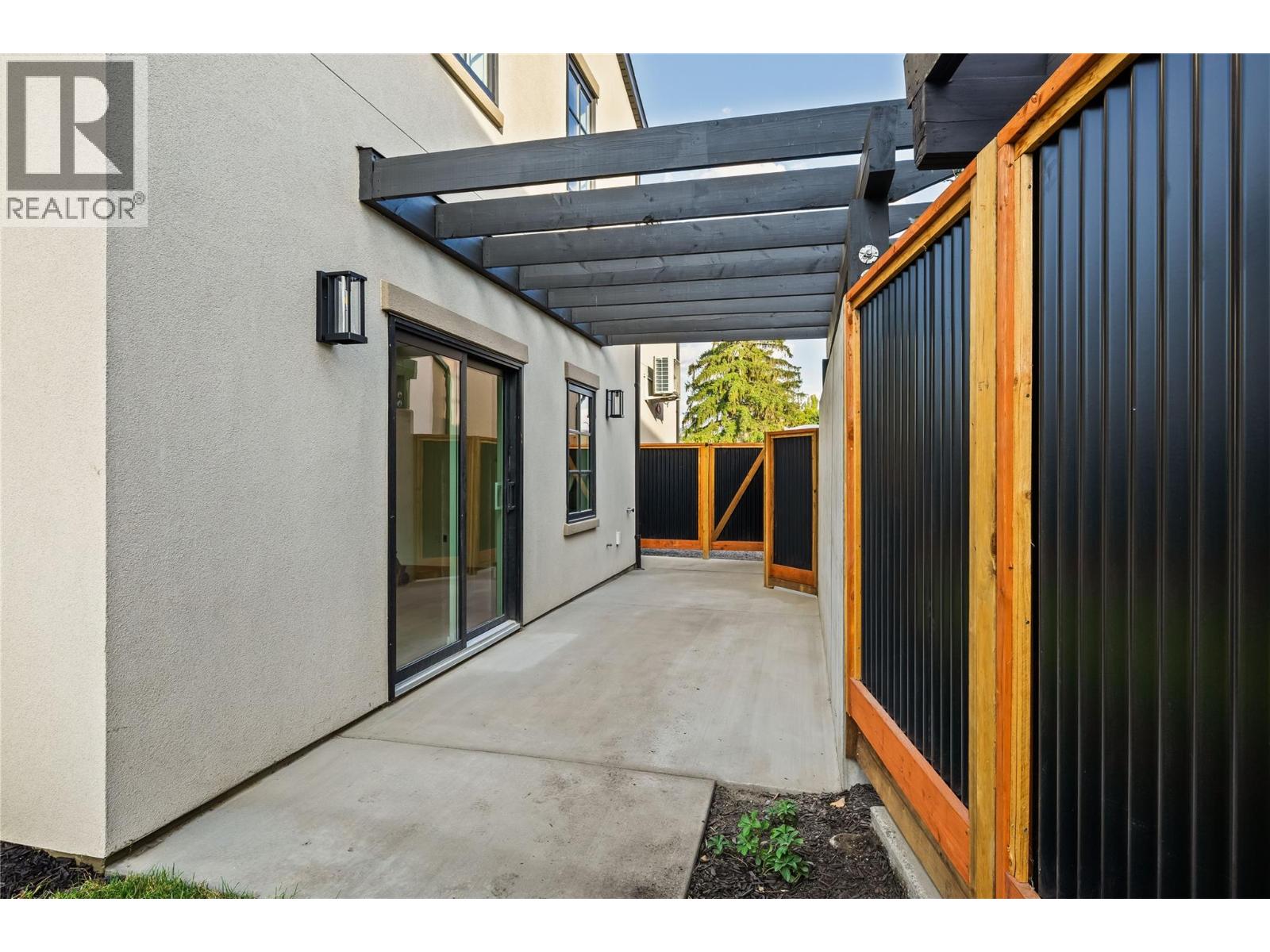 Picture for Unit #2, 2957 Conlin  Court https://www.cirrealty.ca/reb/bc/6/10364956_35.jpg