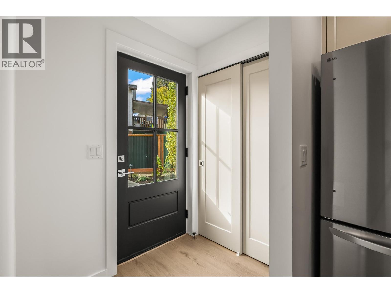 Picture for Unit #2, 2957 Conlin  Court https://www.cirrealty.ca/reb/bc/6/10364956_7.jpg