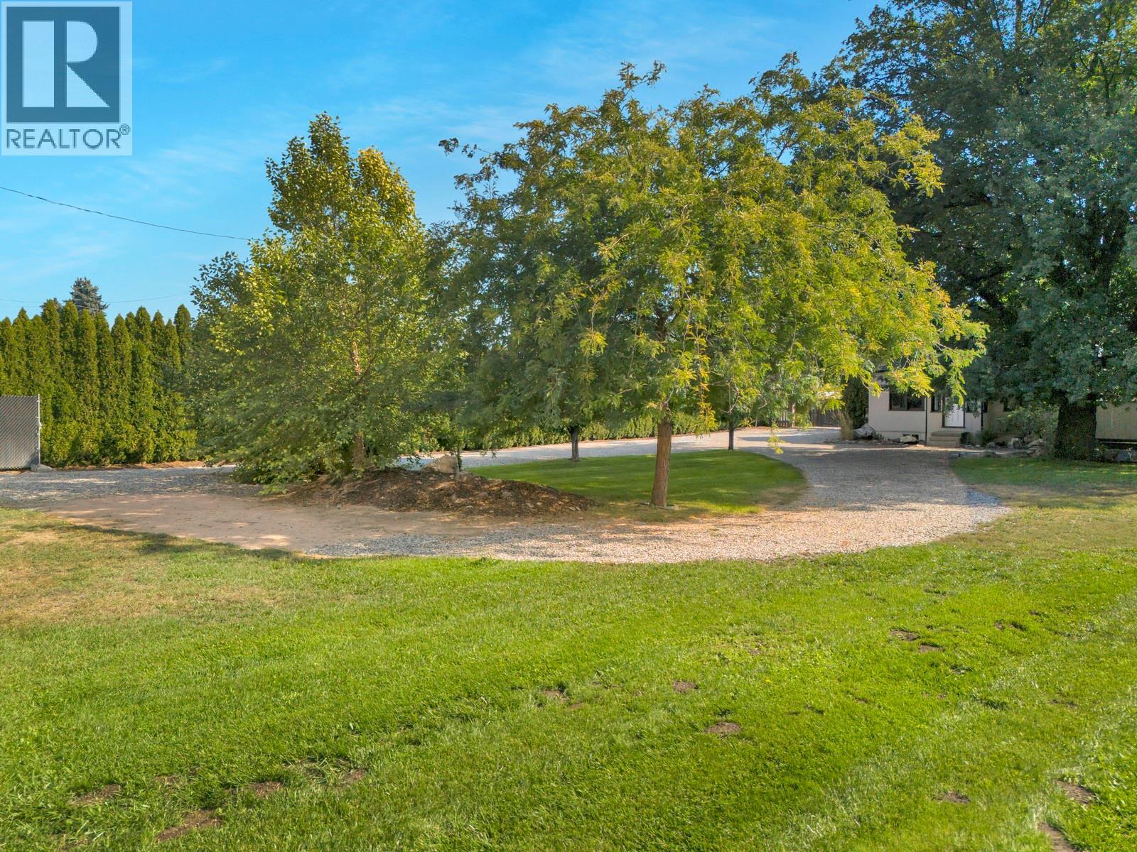 Picture for 431 Valley  Road https://www.cirrealty.ca/reb/bc/6/10364966_12.jpg