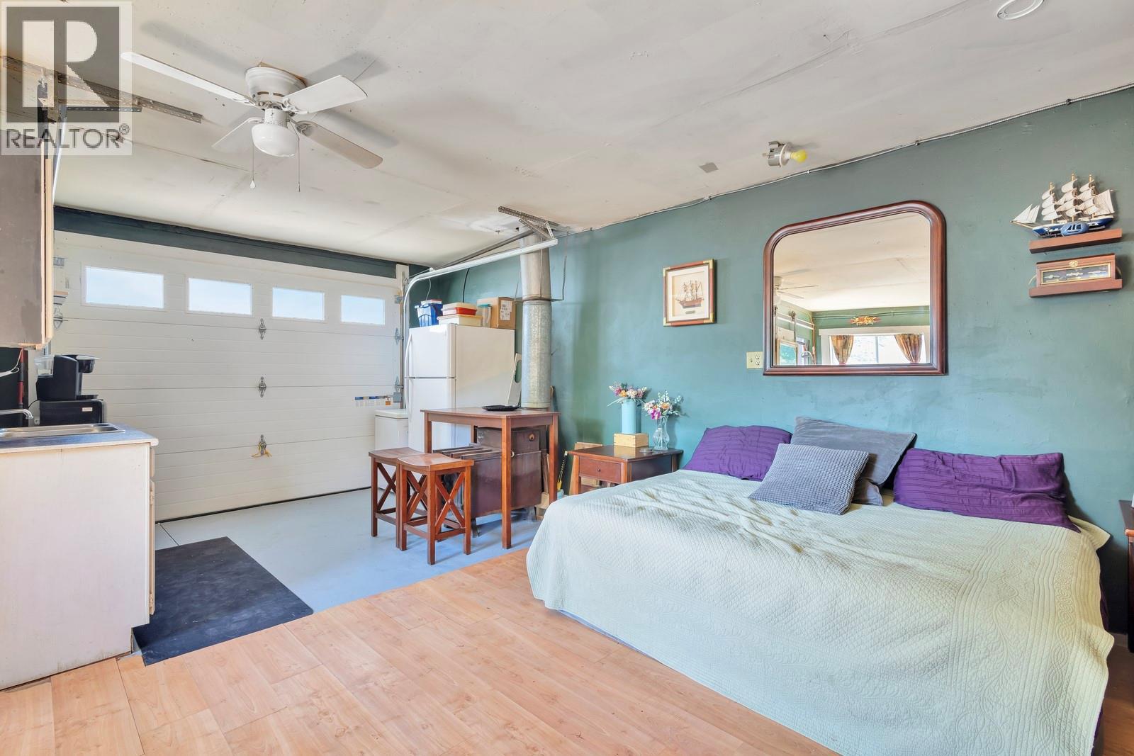 Picture for 431 Valley  Road https://www.cirrealty.ca/reb/bc/6/10364966_17.jpg