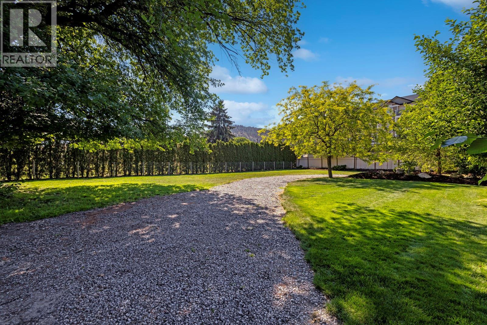 Picture for 431 Valley  Road https://www.cirrealty.ca/reb/bc/6/10364966_31.jpg