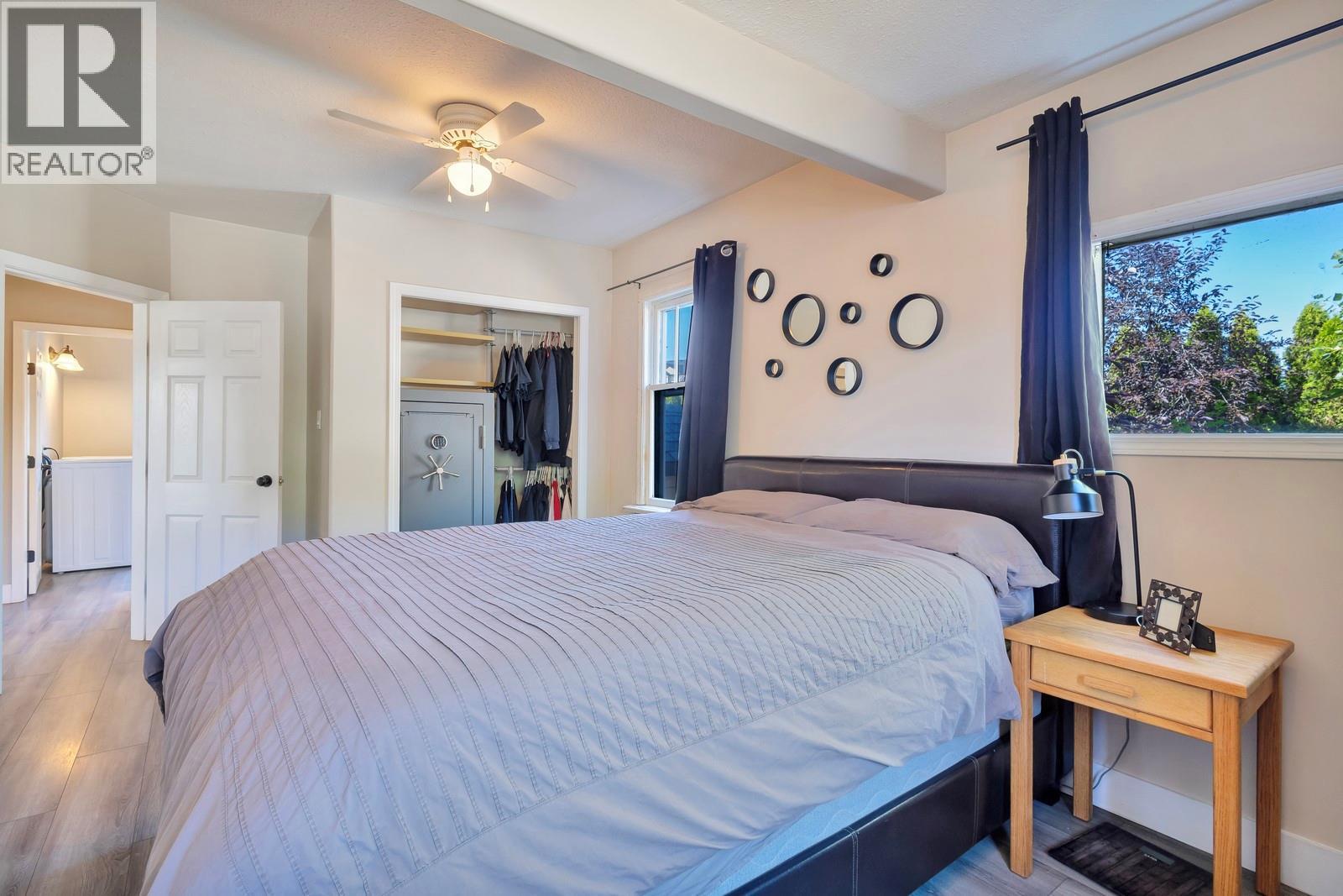 Picture for 431 Valley  Road https://www.cirrealty.ca/reb/bc/6/10364966_41.jpg