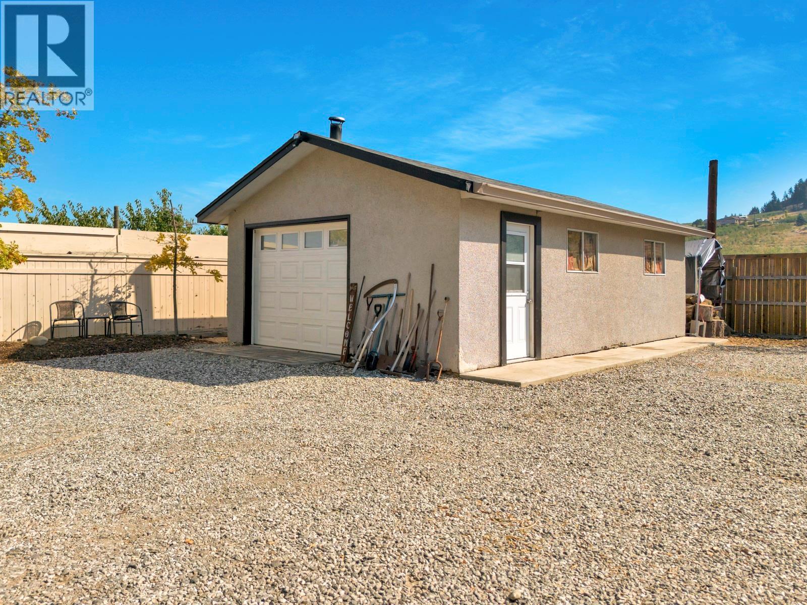 Picture for 431 Valley  Road https://www.cirrealty.ca/reb/bc/6/10364966_8.jpg