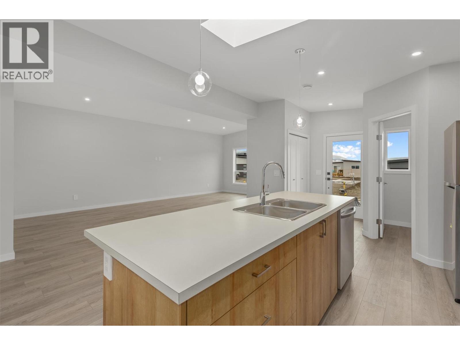 Picture for Unit #115, 8900 Jim Bailey  Road https://www.cirrealty.ca/reb/bc/6/10365176_13.jpg