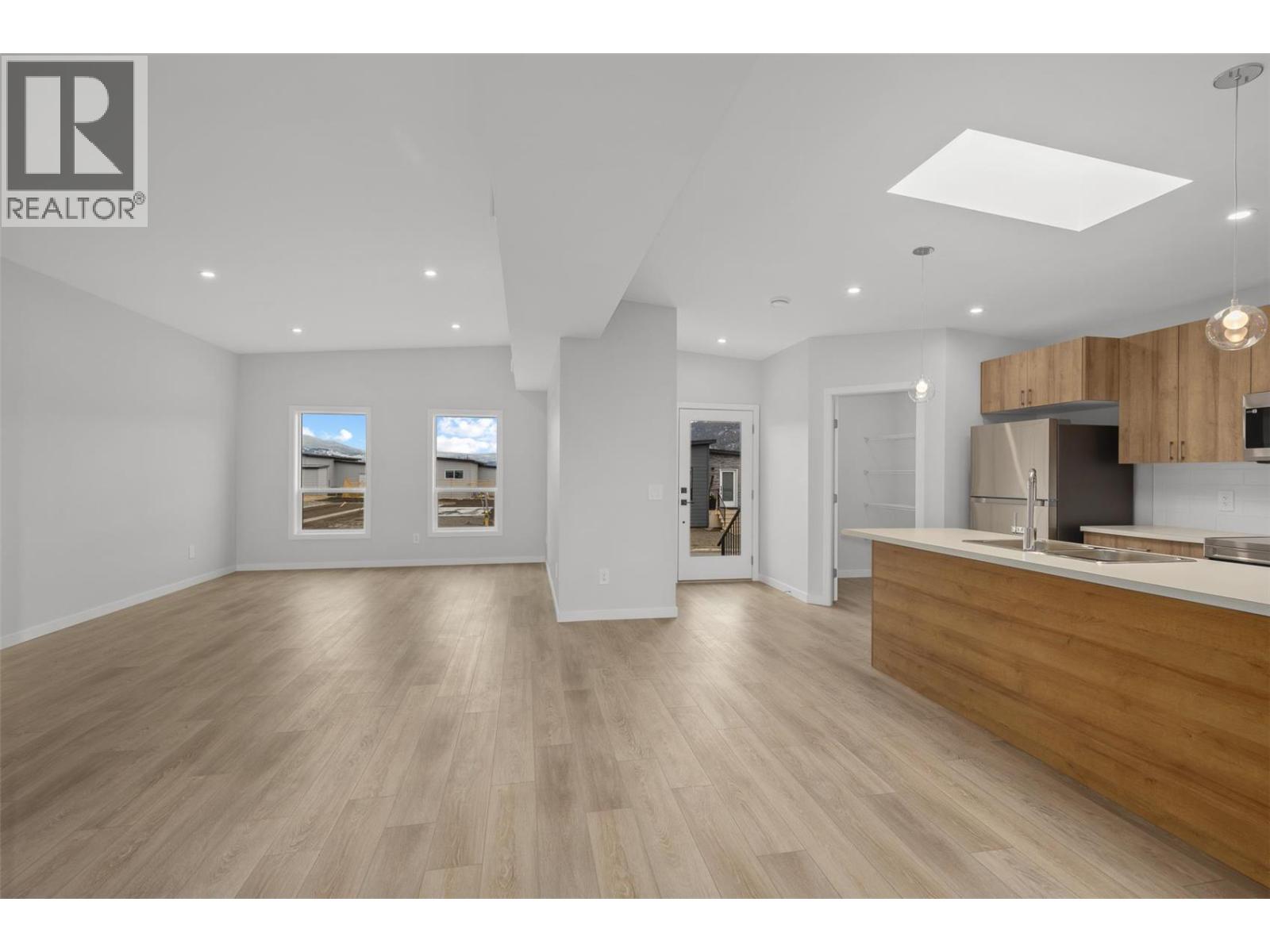 Picture for Unit #115, 8900 Jim Bailey  Road https://www.cirrealty.ca/reb/bc/6/10365176_19.jpg