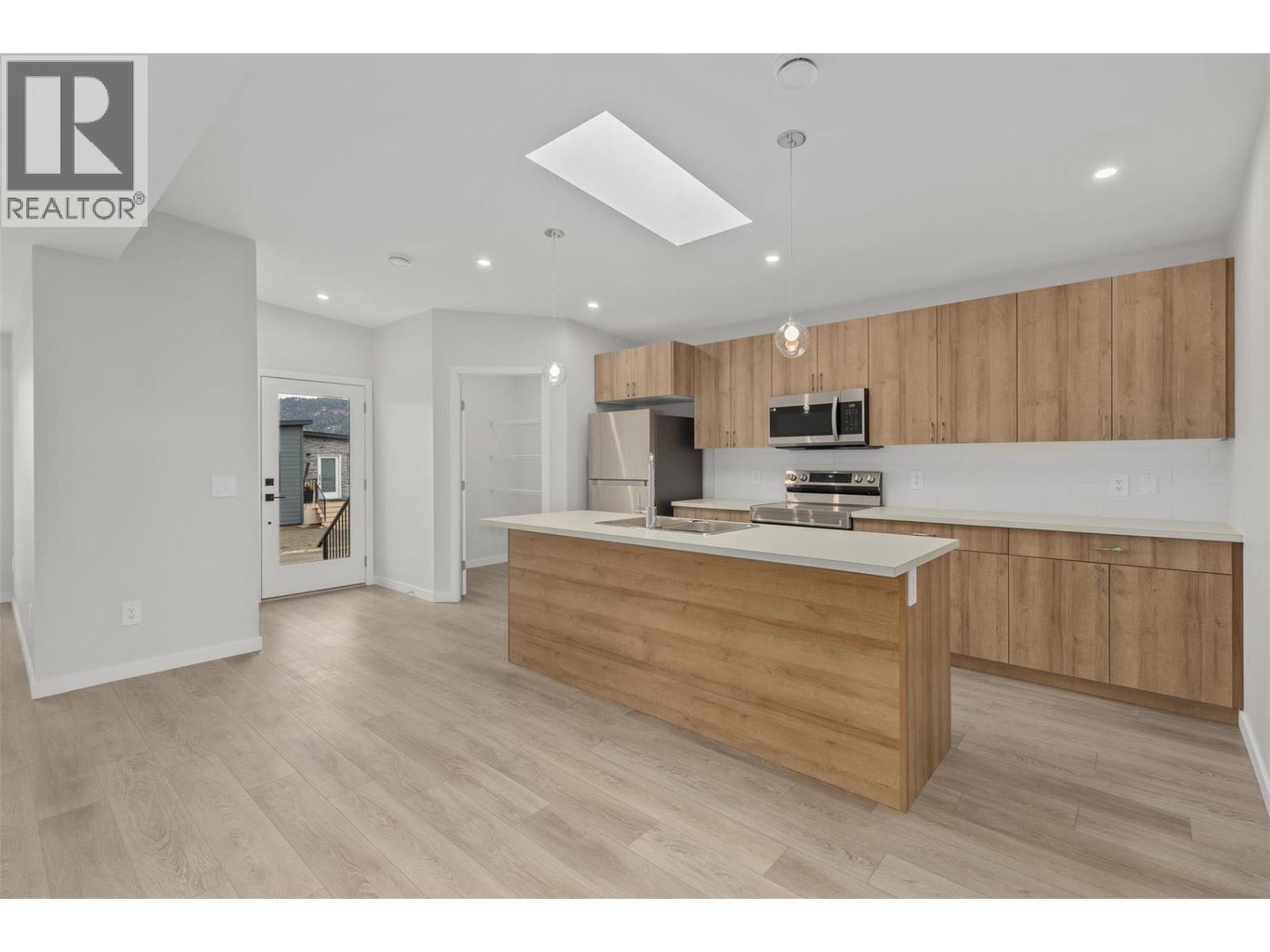 Picture for Unit #115, 8900 Jim Bailey  Road https://www.cirrealty.ca/reb/bc/6/10365176_8.jpg