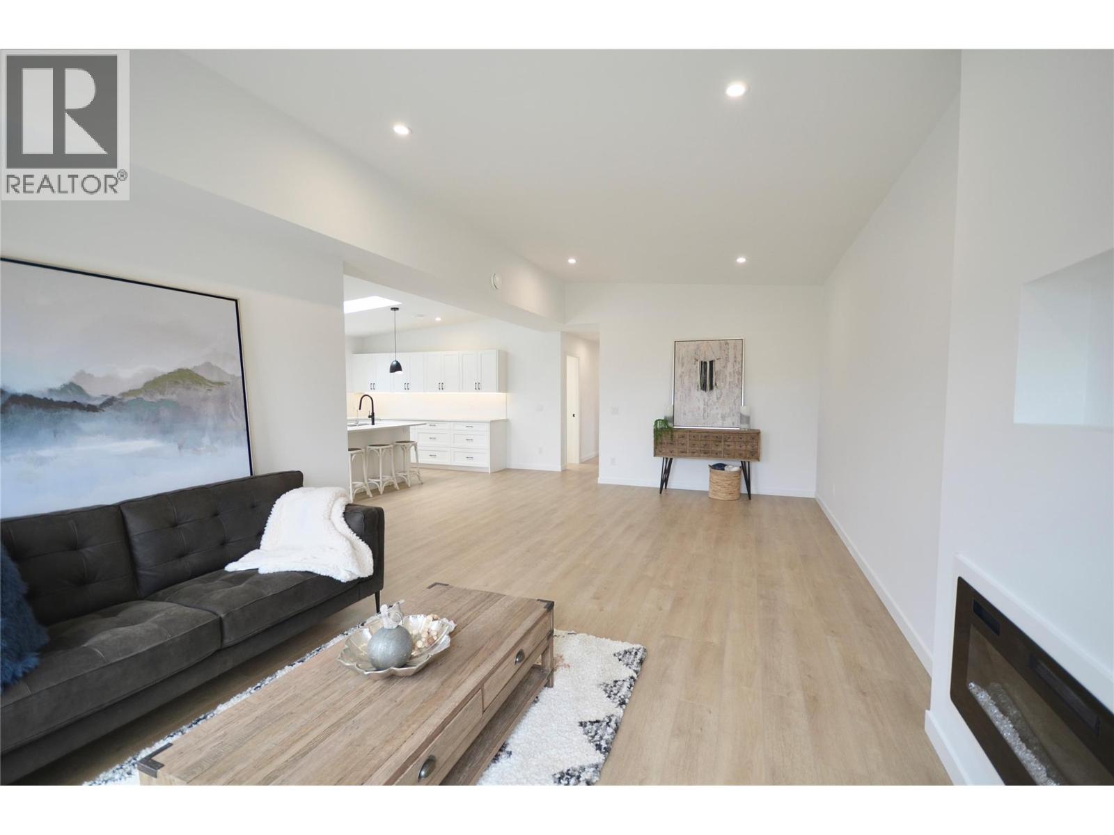 Picture for Unit #126, 8900 Jim Bailey  Road https://www.cirrealty.ca/reb/bc/6/10365196_11.jpg