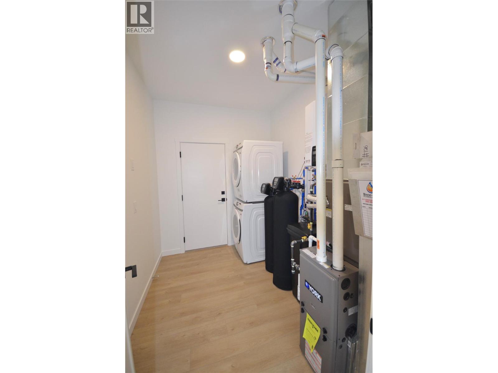 Picture for Unit #126, 8900 Jim Bailey  Road https://www.cirrealty.ca/reb/bc/6/10365196_15.jpg