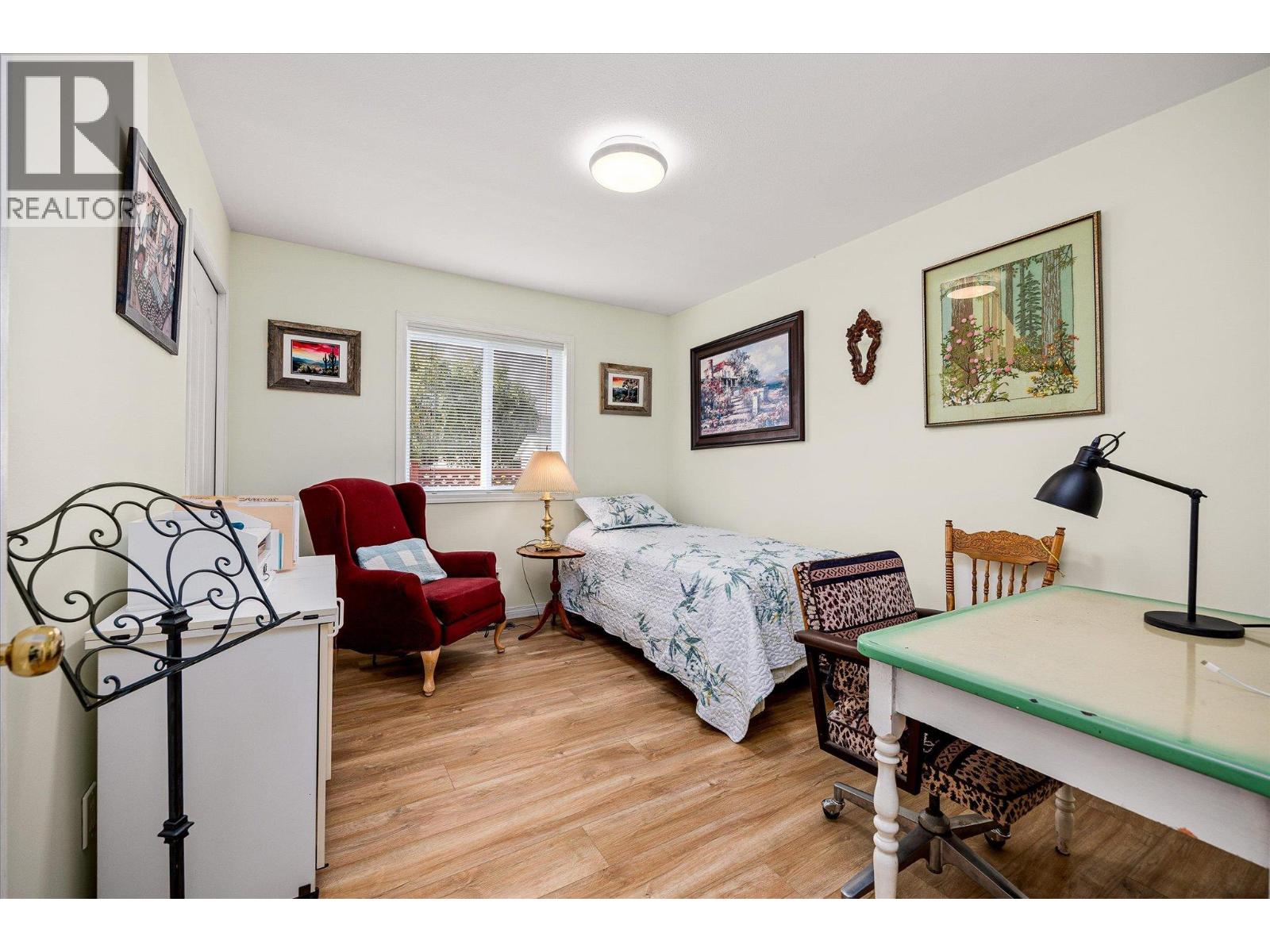 Picture for 1160 Kneller  Court https://www.cirrealty.ca/reb/bc/6/10365316_20.jpg