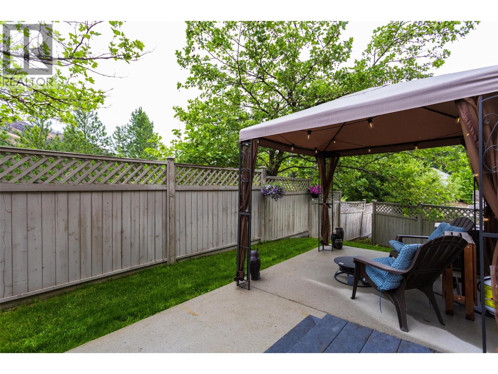 Picture for Unit #15, 1798 Olympus  Way https://www.cirrealty.ca/reb/bc/6/10365366_10.jpg