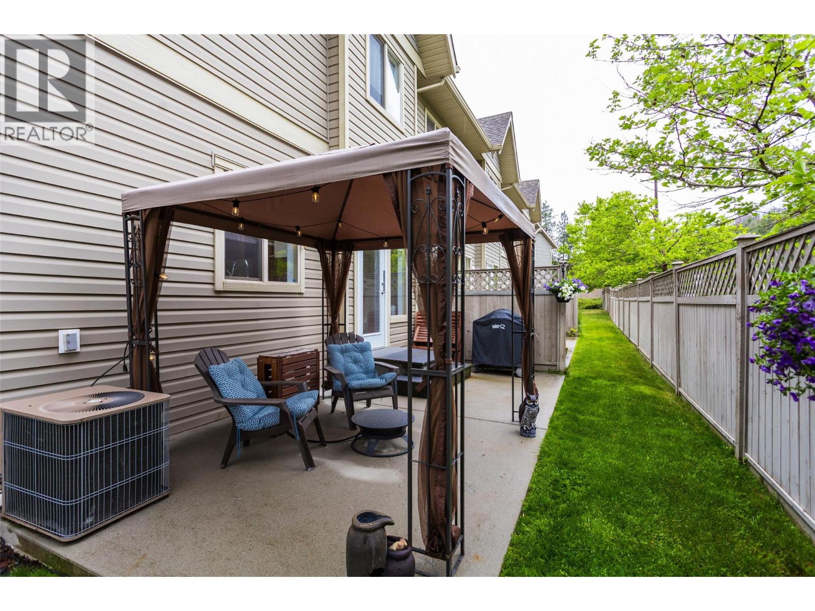 Picture for Unit #15, 1798 Olympus  Way https://www.cirrealty.ca/reb/bc/6/10365366_14.jpg