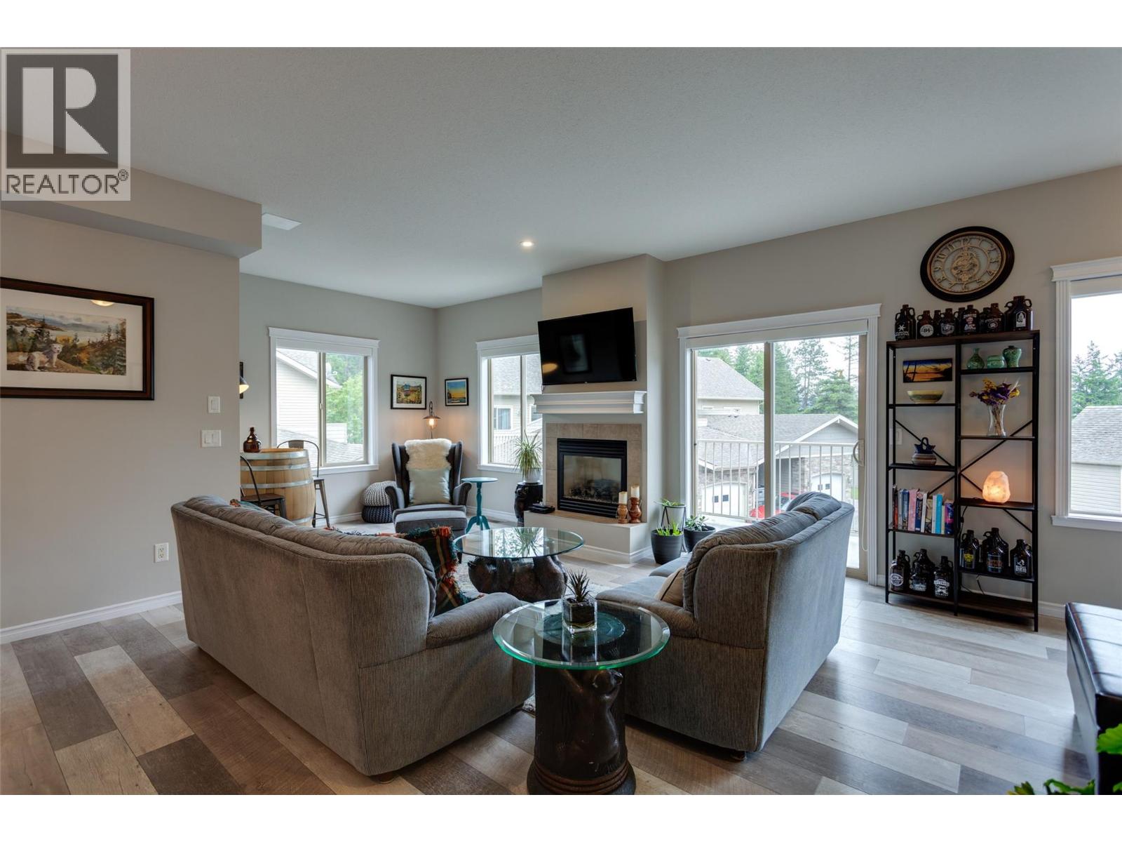 Picture for Unit #15, 1798 Olympus  Way https://www.cirrealty.ca/reb/bc/6/10365366_16.jpg