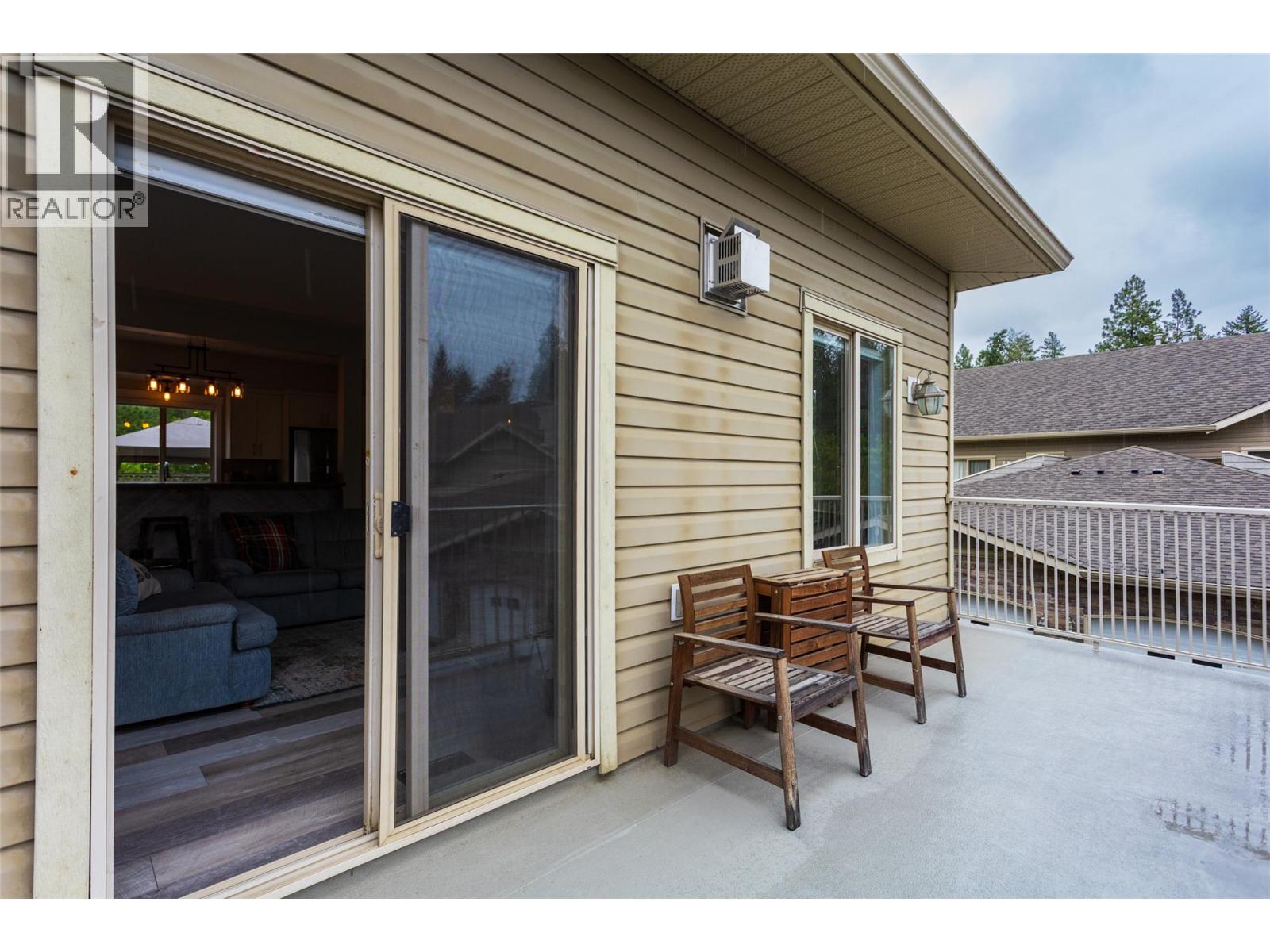 Picture for Unit #15, 1798 Olympus  Way https://www.cirrealty.ca/reb/bc/6/10365366_23.jpg