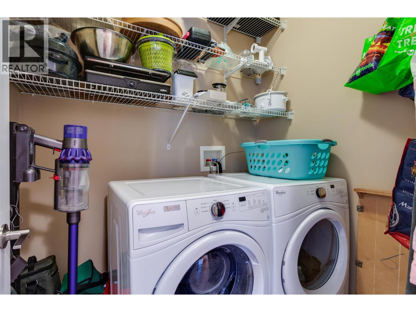 Picture for Unit #15, 1798 Olympus  Way https://www.cirrealty.ca/reb/bc/6/10365366_26.jpg