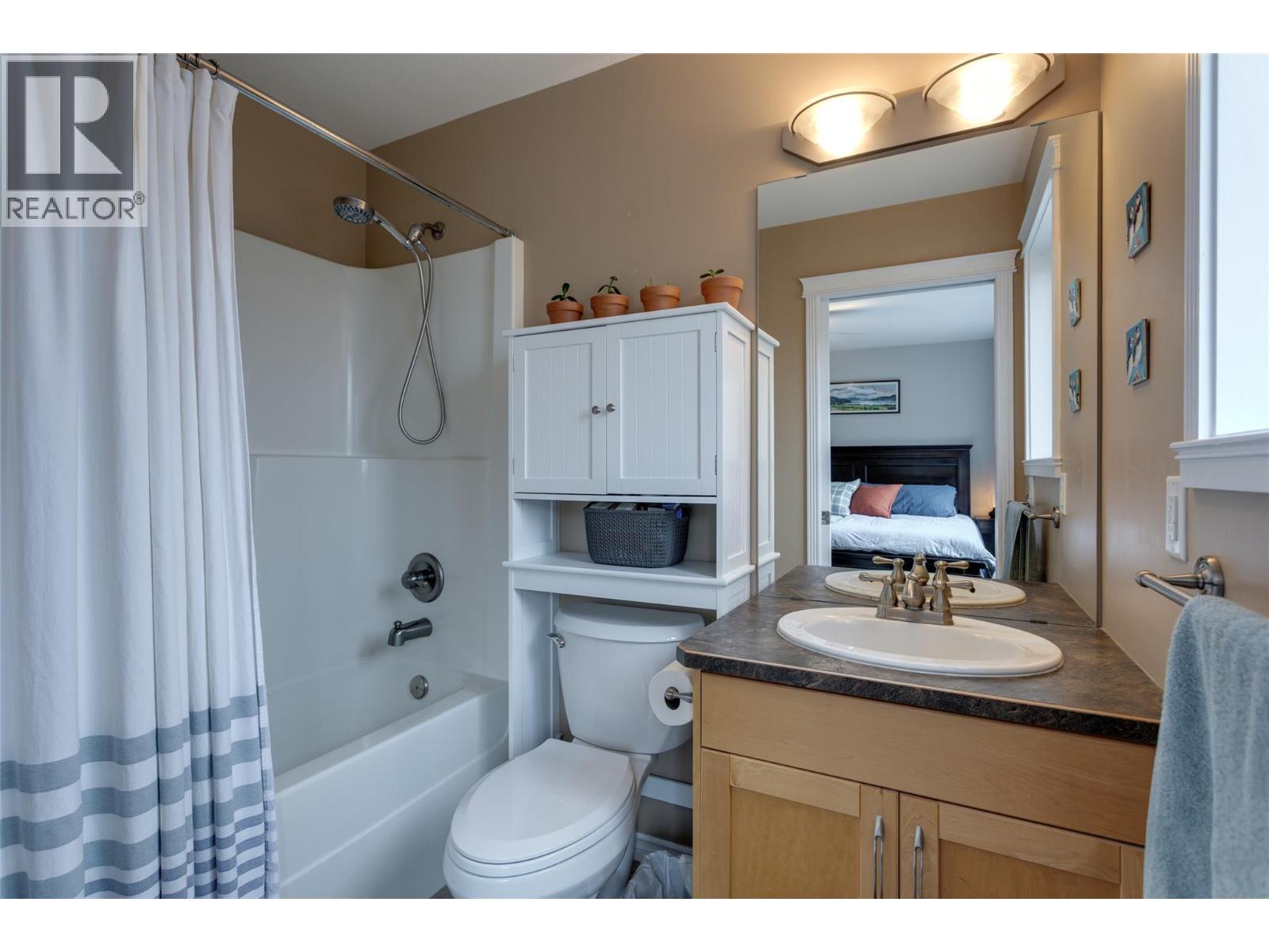 Picture for Unit #15, 1798 Olympus  Way https://www.cirrealty.ca/reb/bc/6/10365366_30.jpg