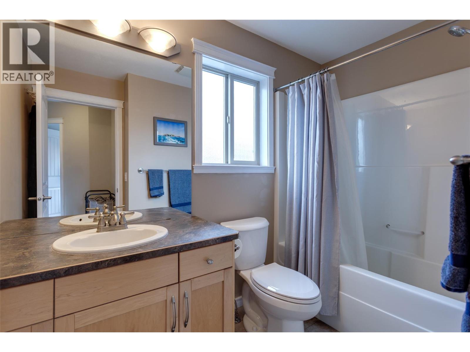 Picture for Unit #15, 1798 Olympus  Way https://www.cirrealty.ca/reb/bc/6/10365366_37.jpg