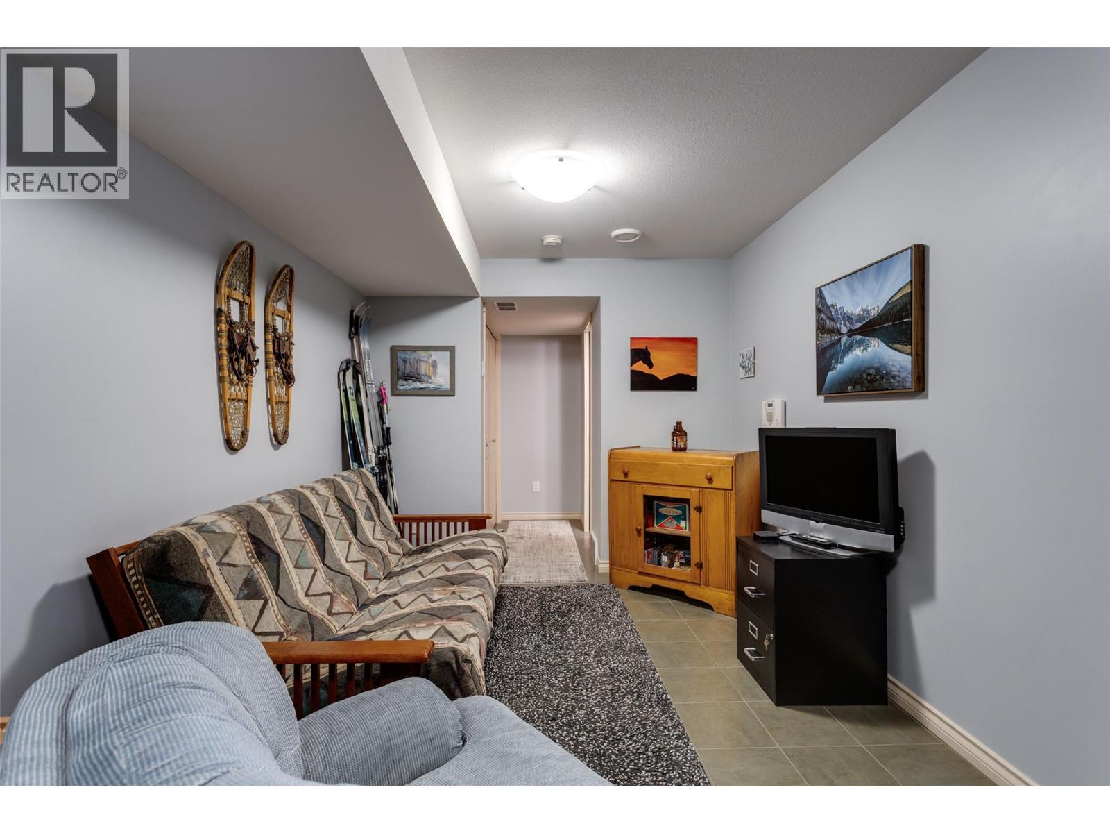 Picture for Unit #15, 1798 Olympus  Way https://www.cirrealty.ca/reb/bc/6/10365366_39.jpg