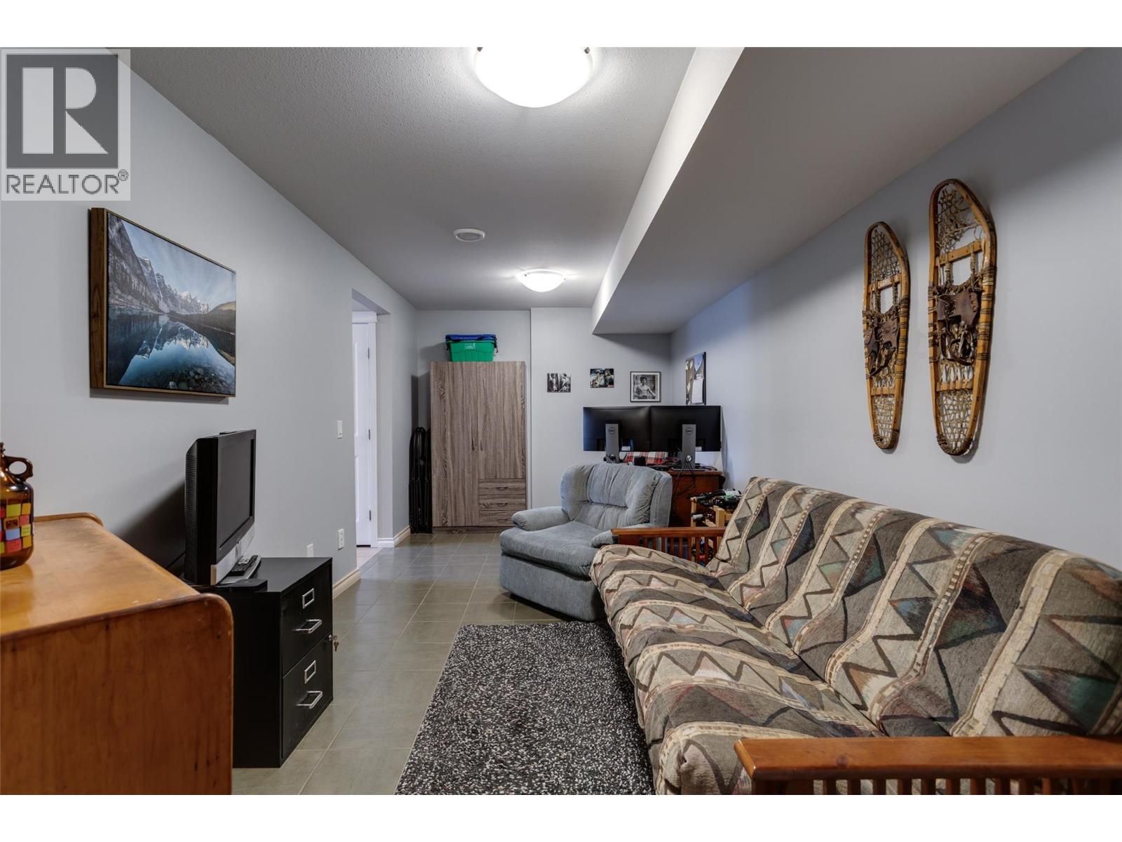 Picture for Unit #15, 1798 Olympus  Way https://www.cirrealty.ca/reb/bc/6/10365366_40.jpg