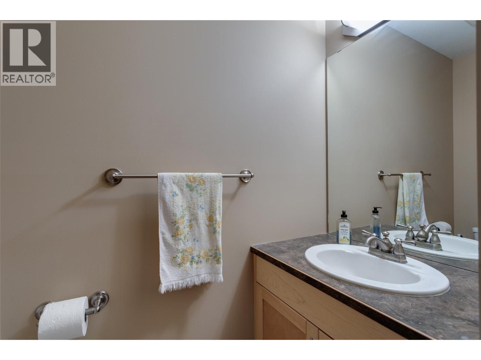 Picture for Unit #15, 1798 Olympus  Way https://www.cirrealty.ca/reb/bc/6/10365366_41.jpg