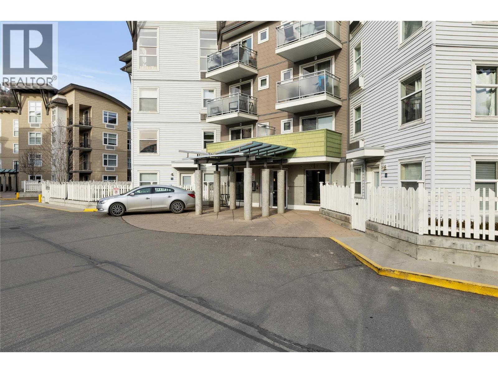 Picture for Unit #111, 539 Yates  Road https://www.cirrealty.ca/reb/bc/6/10365406_16.jpg